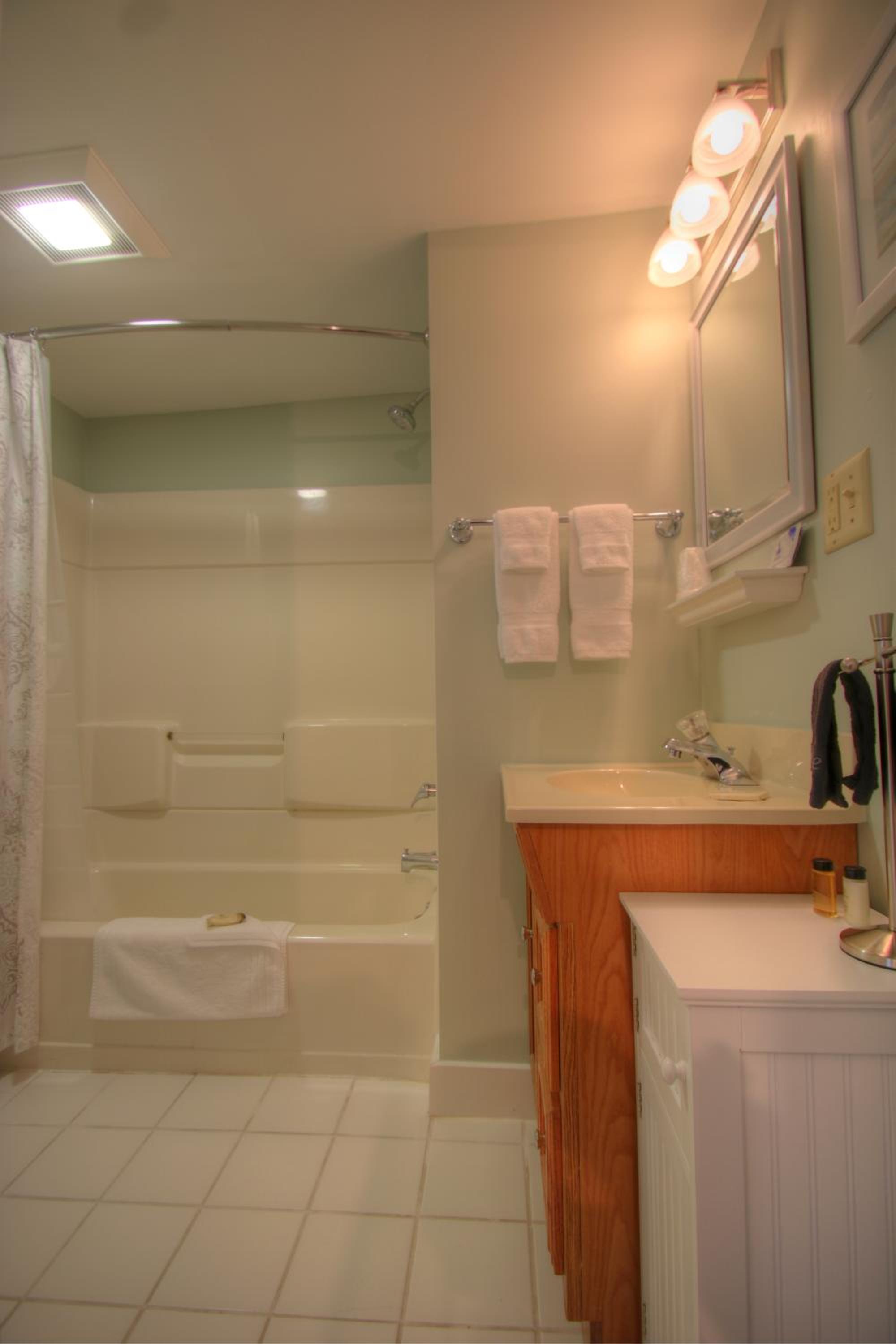 Standard King Room photo 2