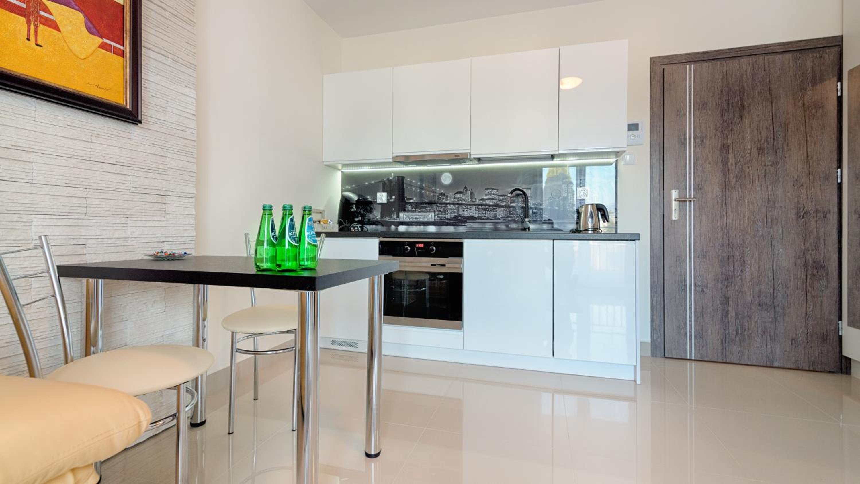 Apartment photo 3