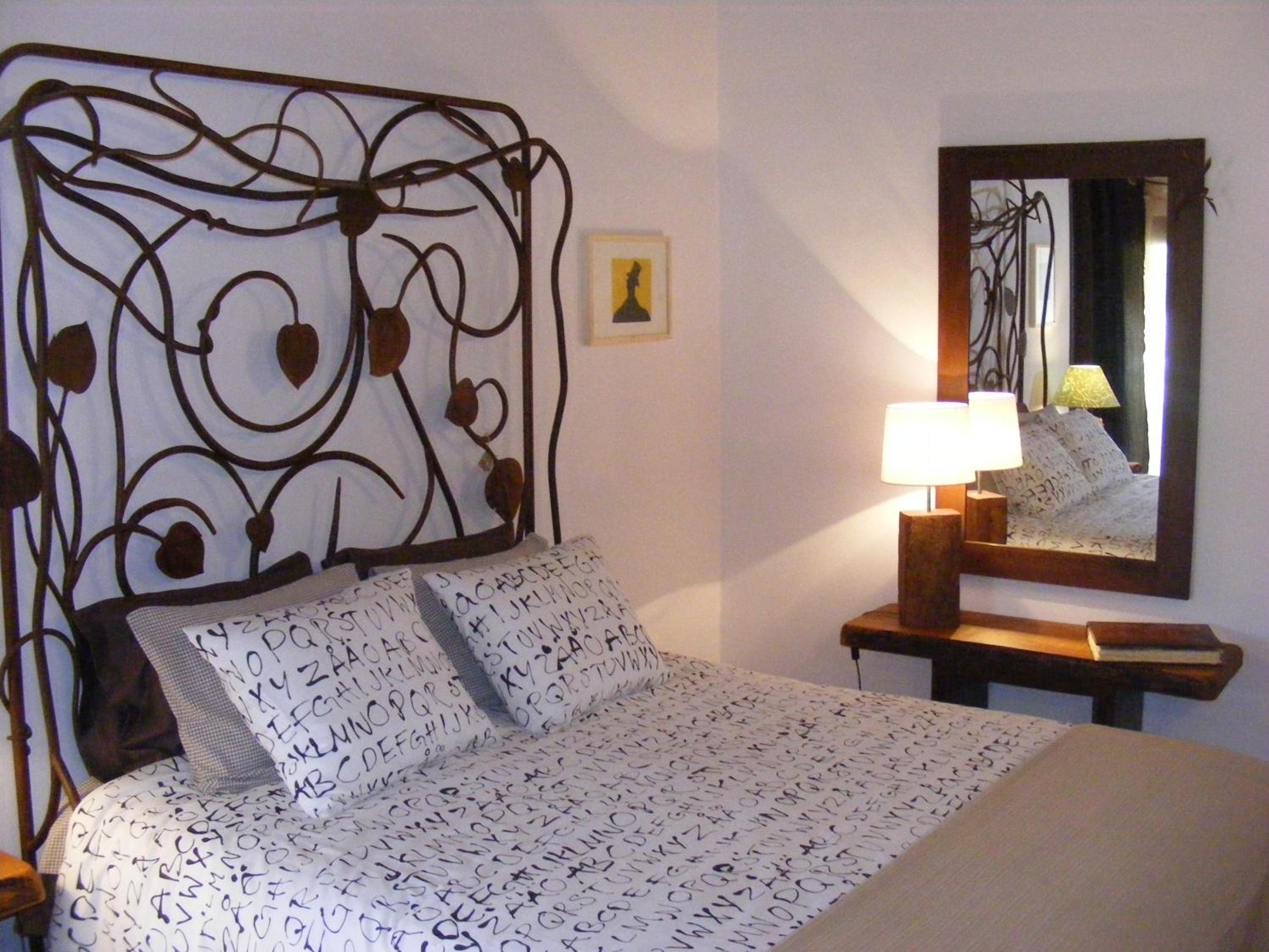 One-Bedroom Apartment - Photo 3
