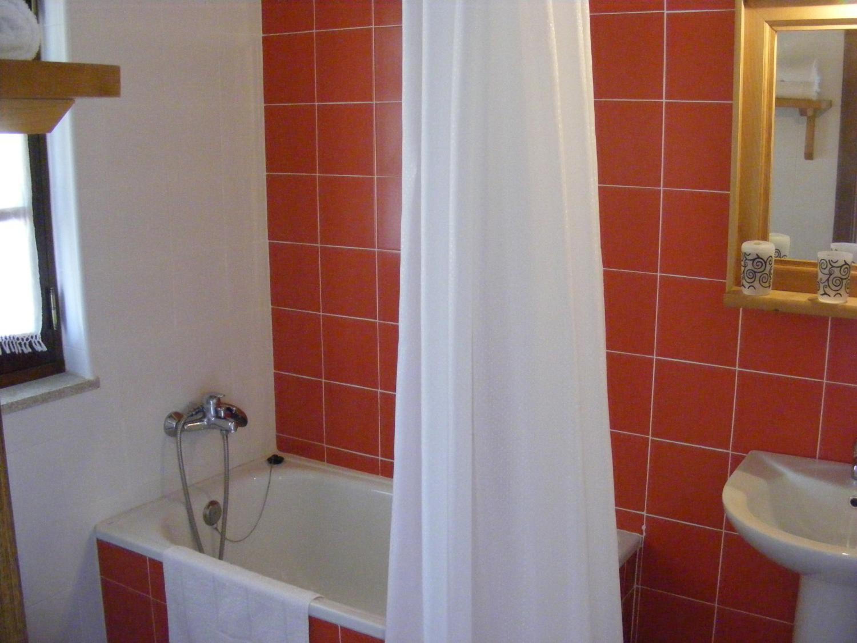 Twin Room - Photo 4