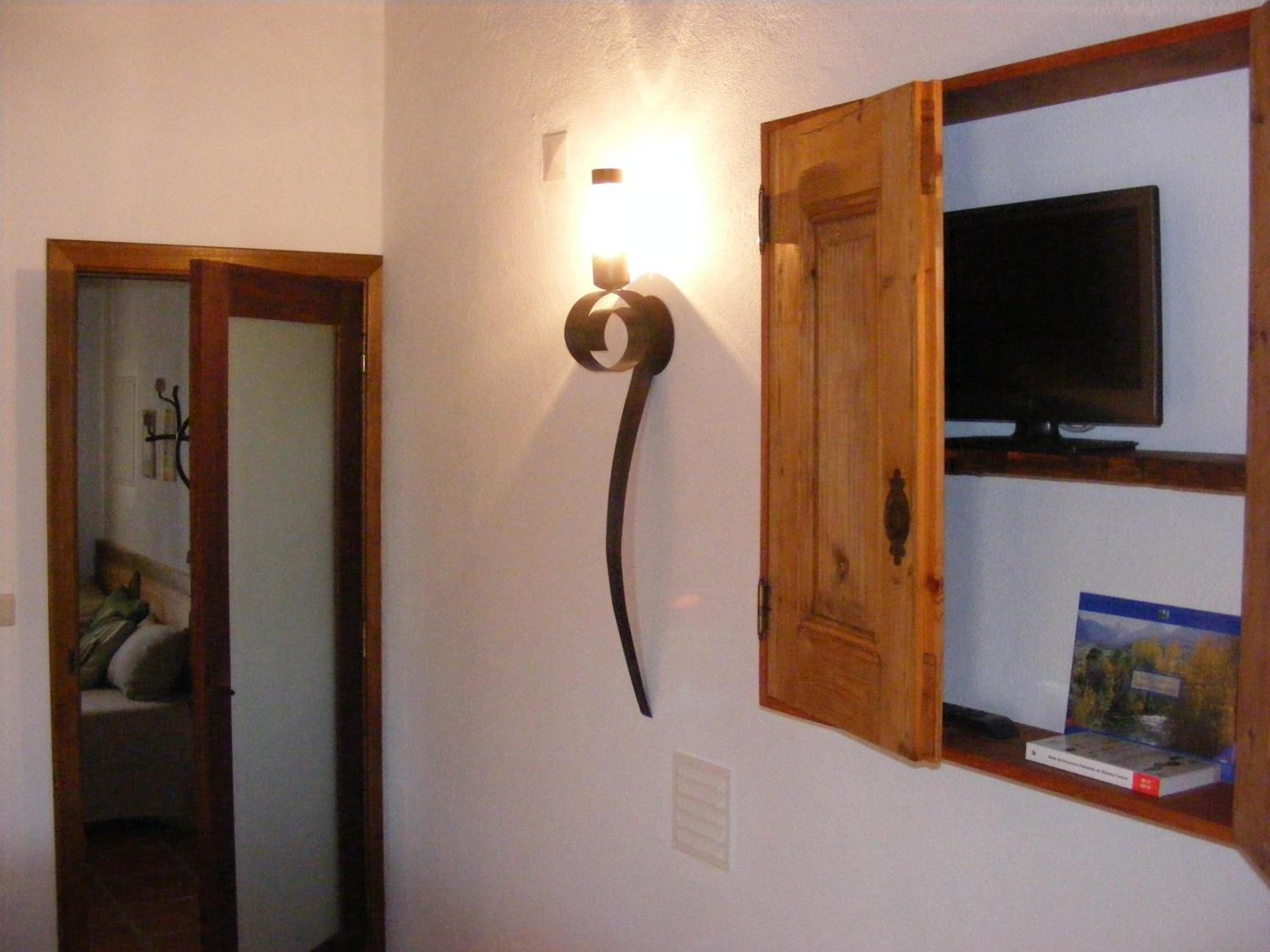 One-Bedroom Apartment - Photo 5