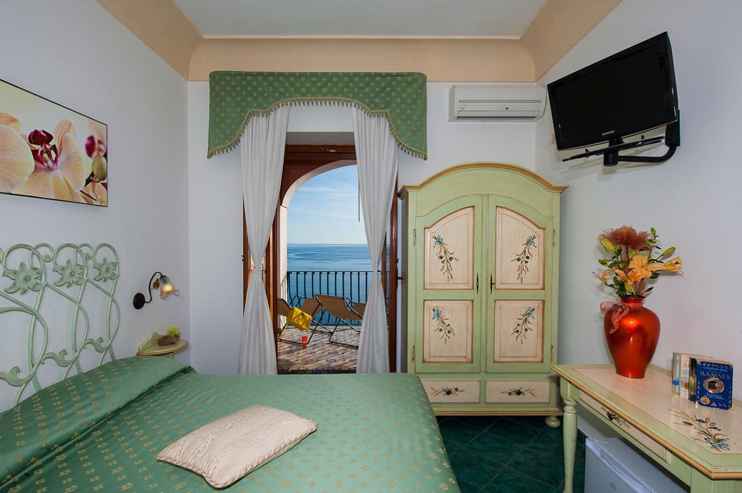 Double Room with Balcony and Sea View
