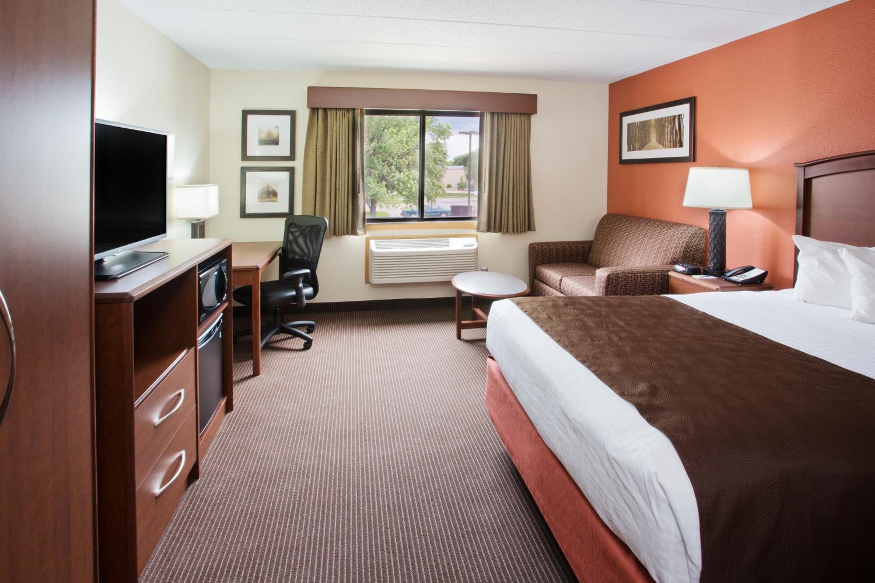 Queen Room with Two Queen Beds - Mobility Access/Non-Smoking photo 1