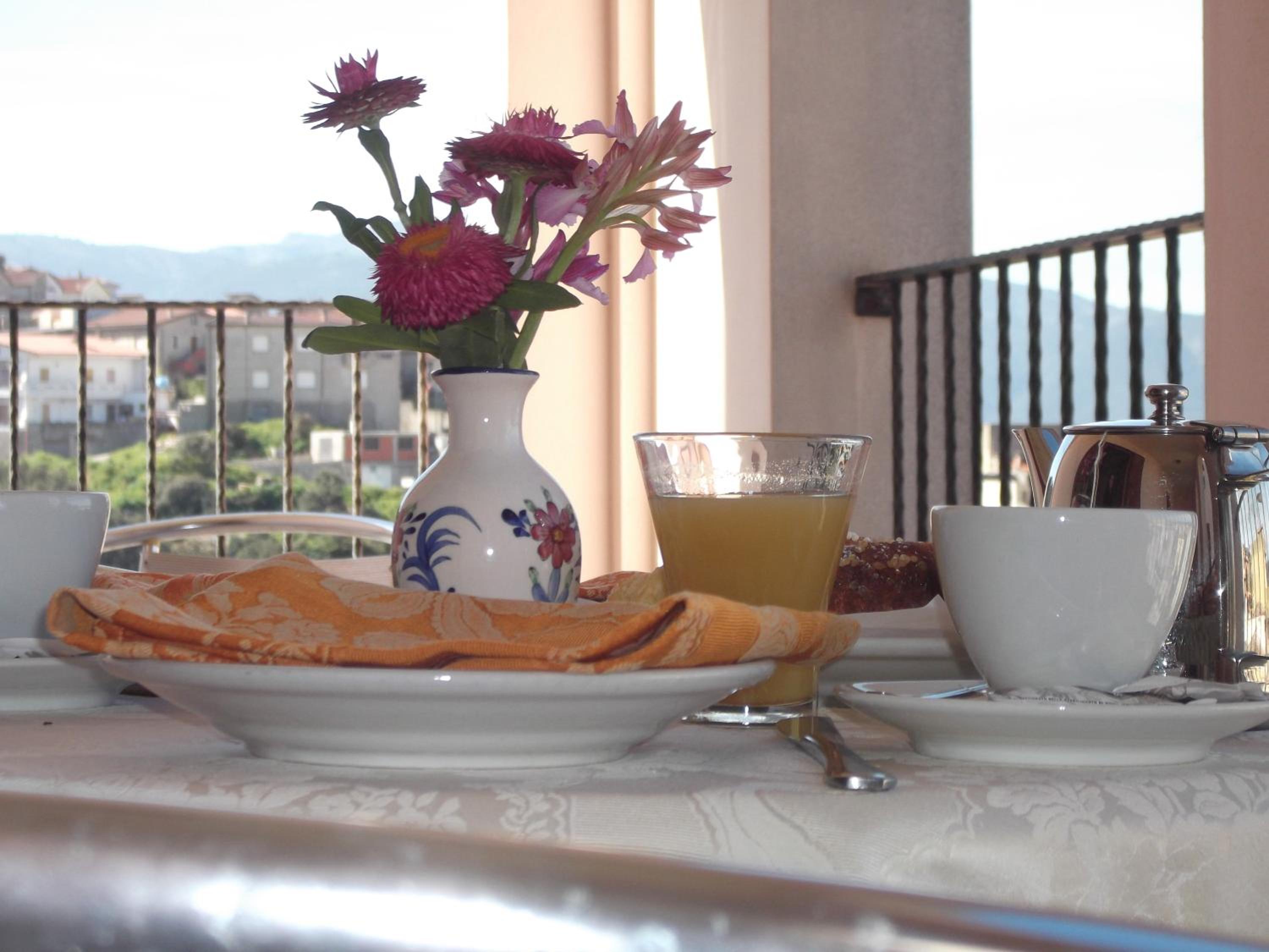 Triple Room with Balcony - Photo 4