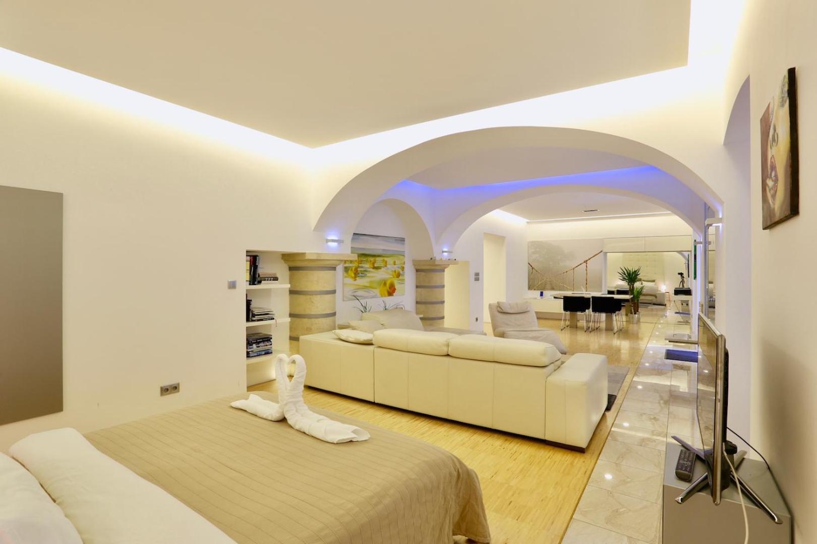 Penthouse Apartment photo 2