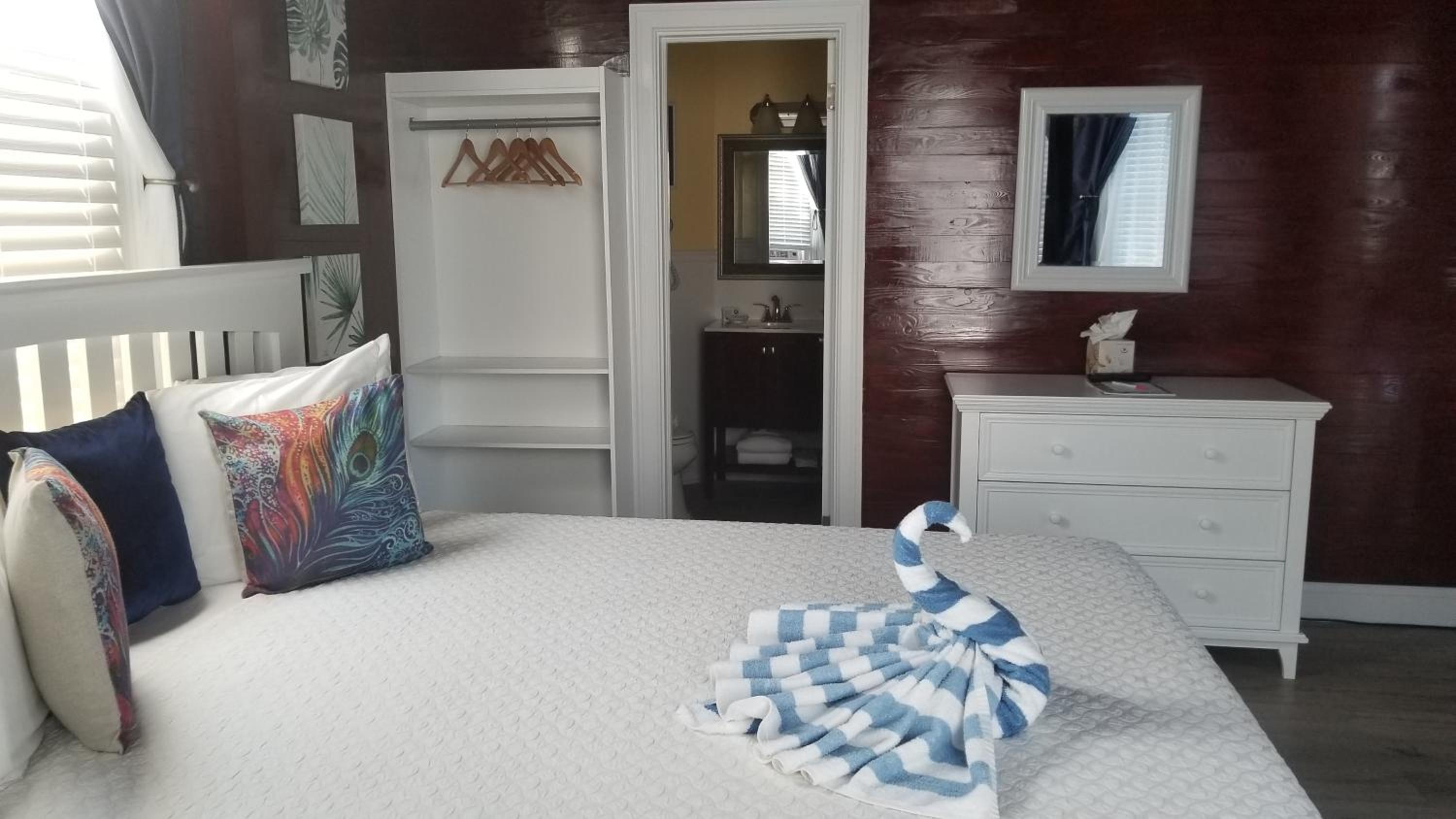 Deluxe King Room - Photo 3