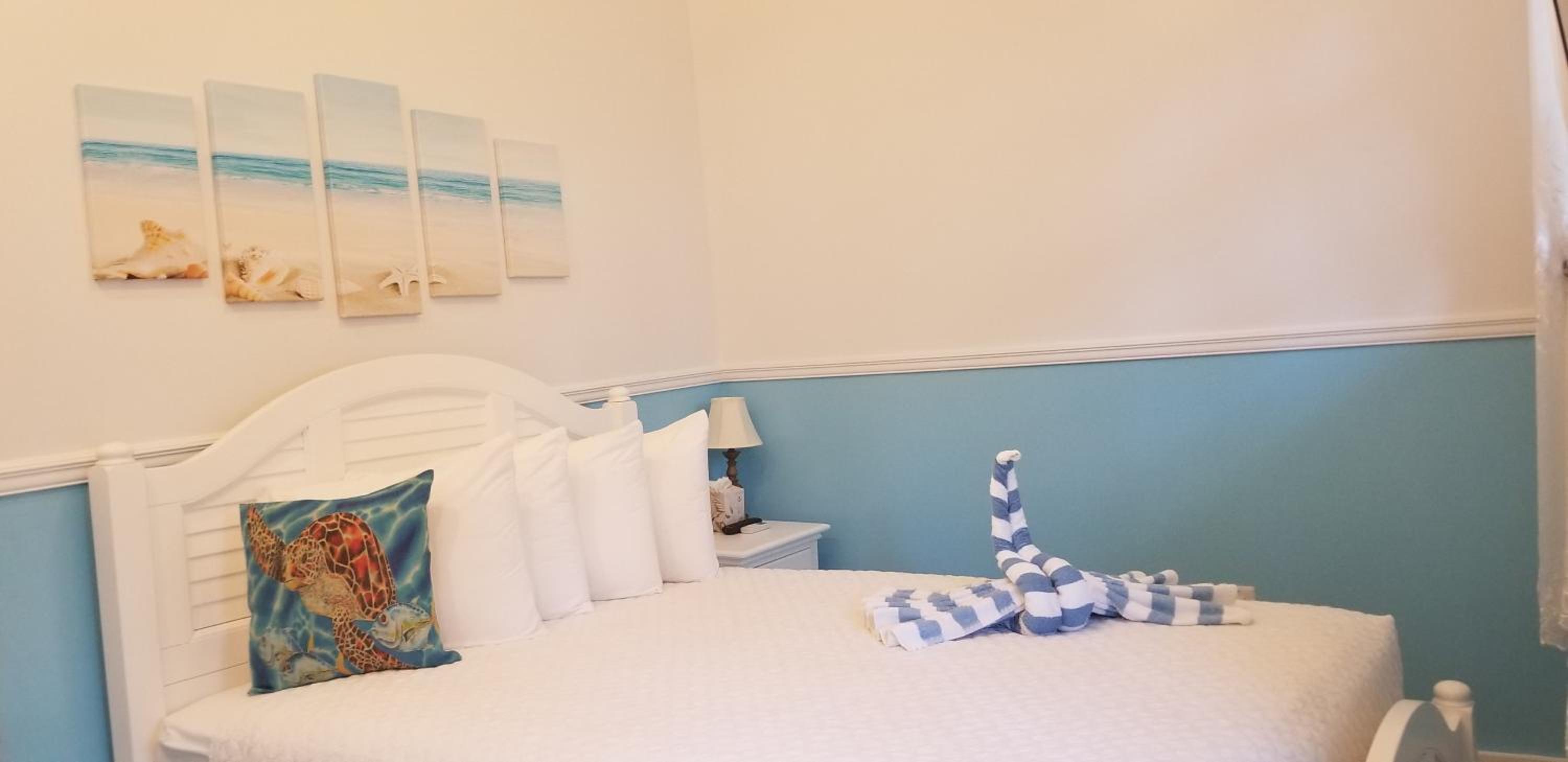 Queen Room - Photo 25