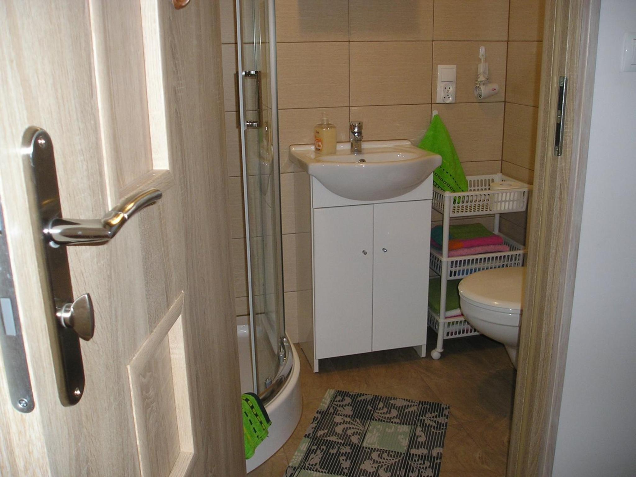Apartment With Shower photo 3