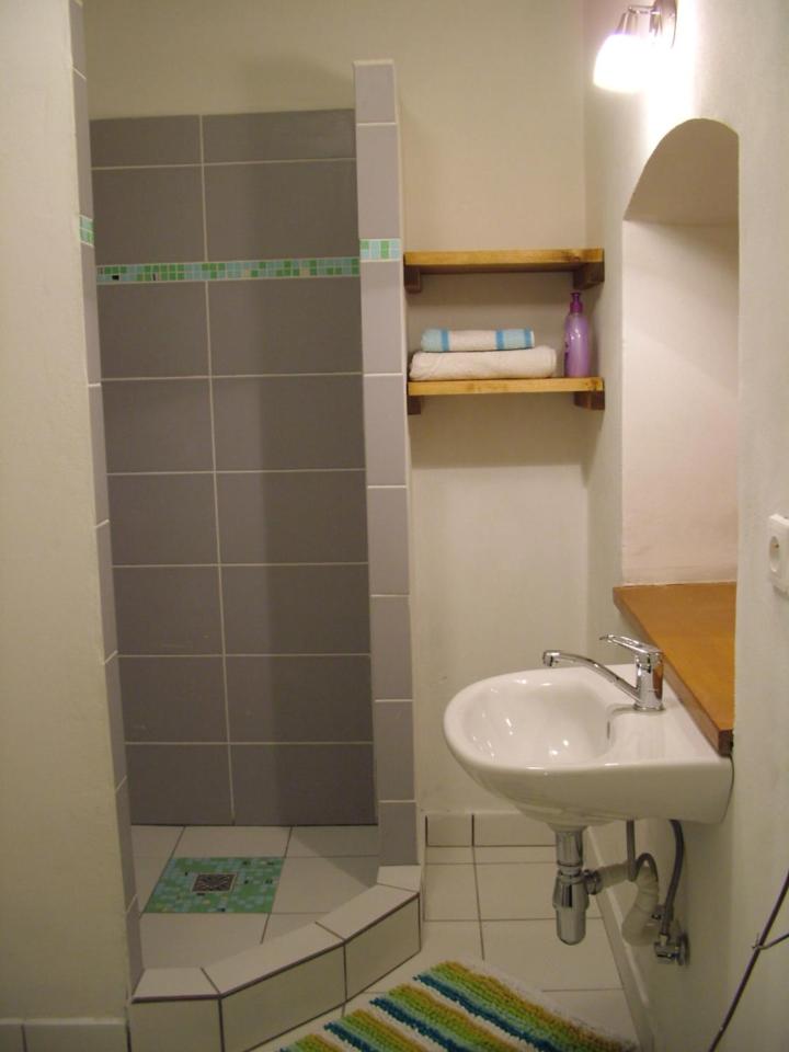 Apartment with Fireplace - Photo 3