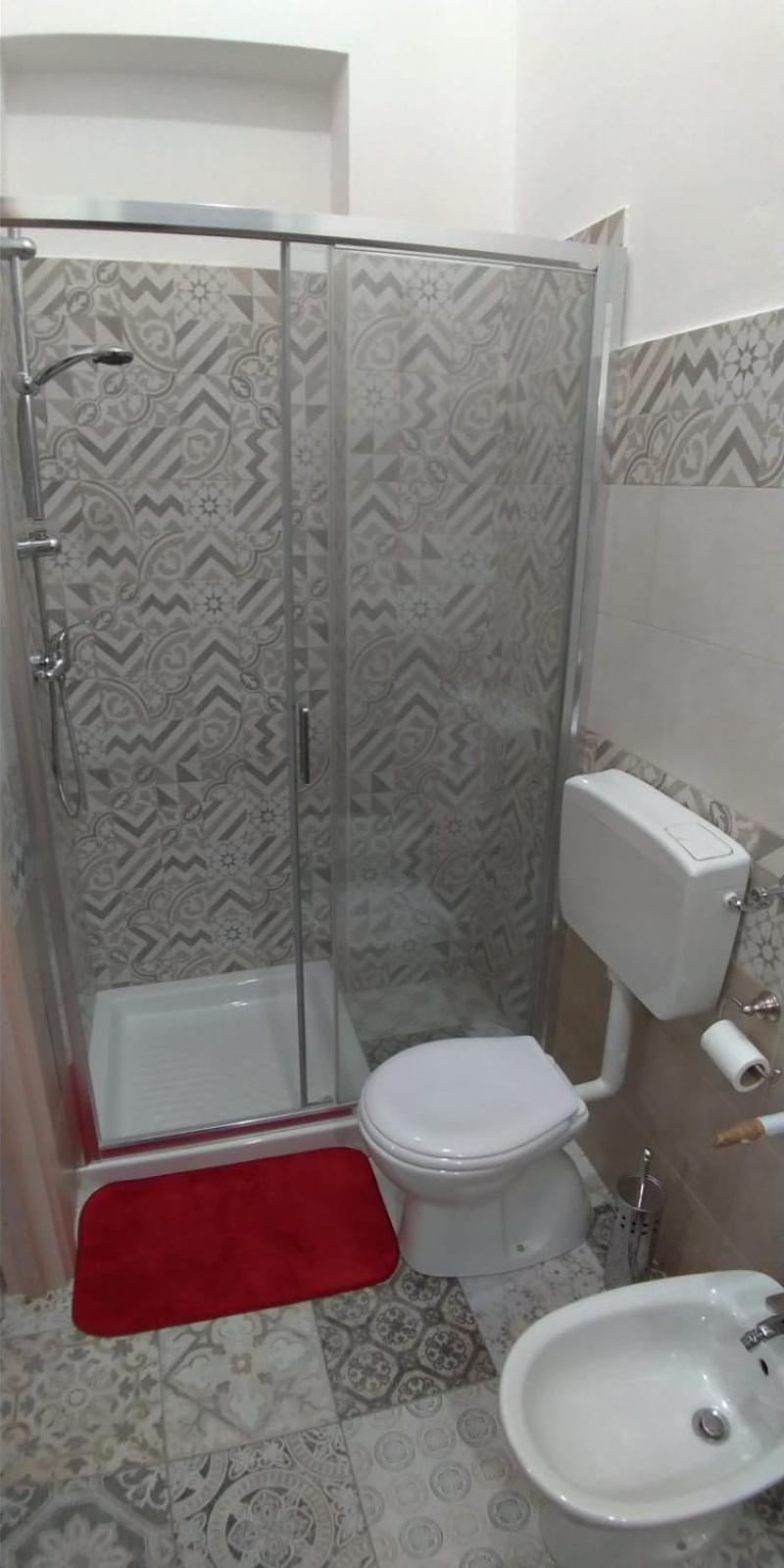 Twin Room with Private Bathroom - Photo 21