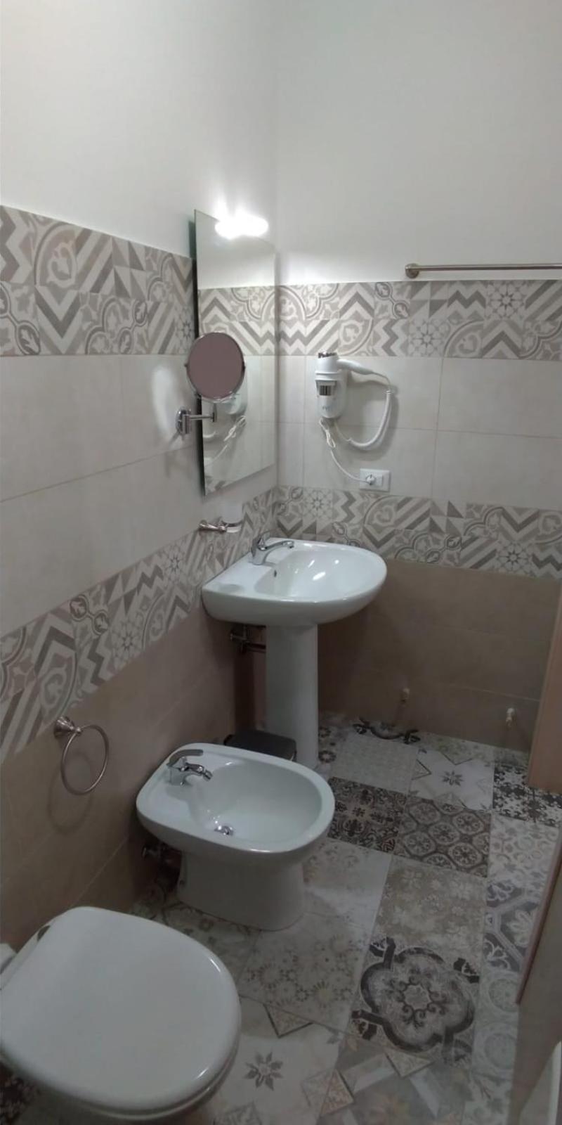 Triple Room with Private Bathroom - Photo 13