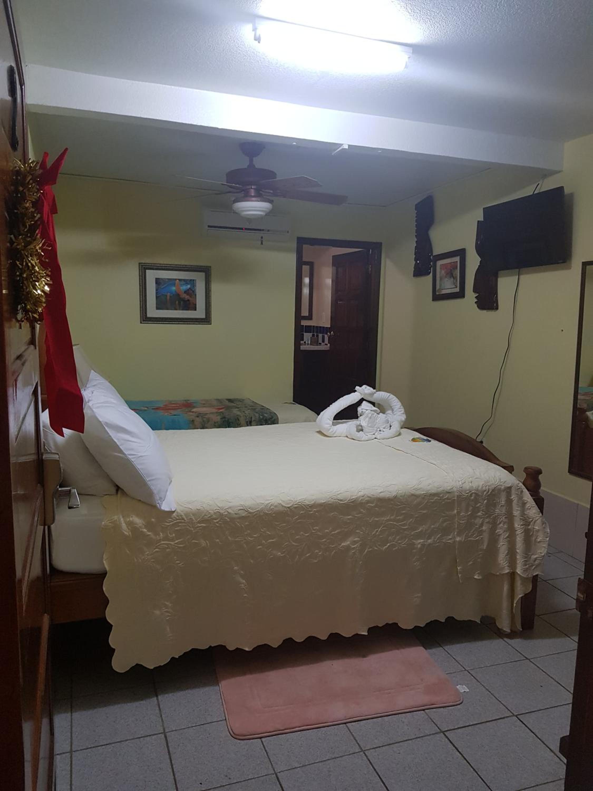 Basic Triple Room photo 1