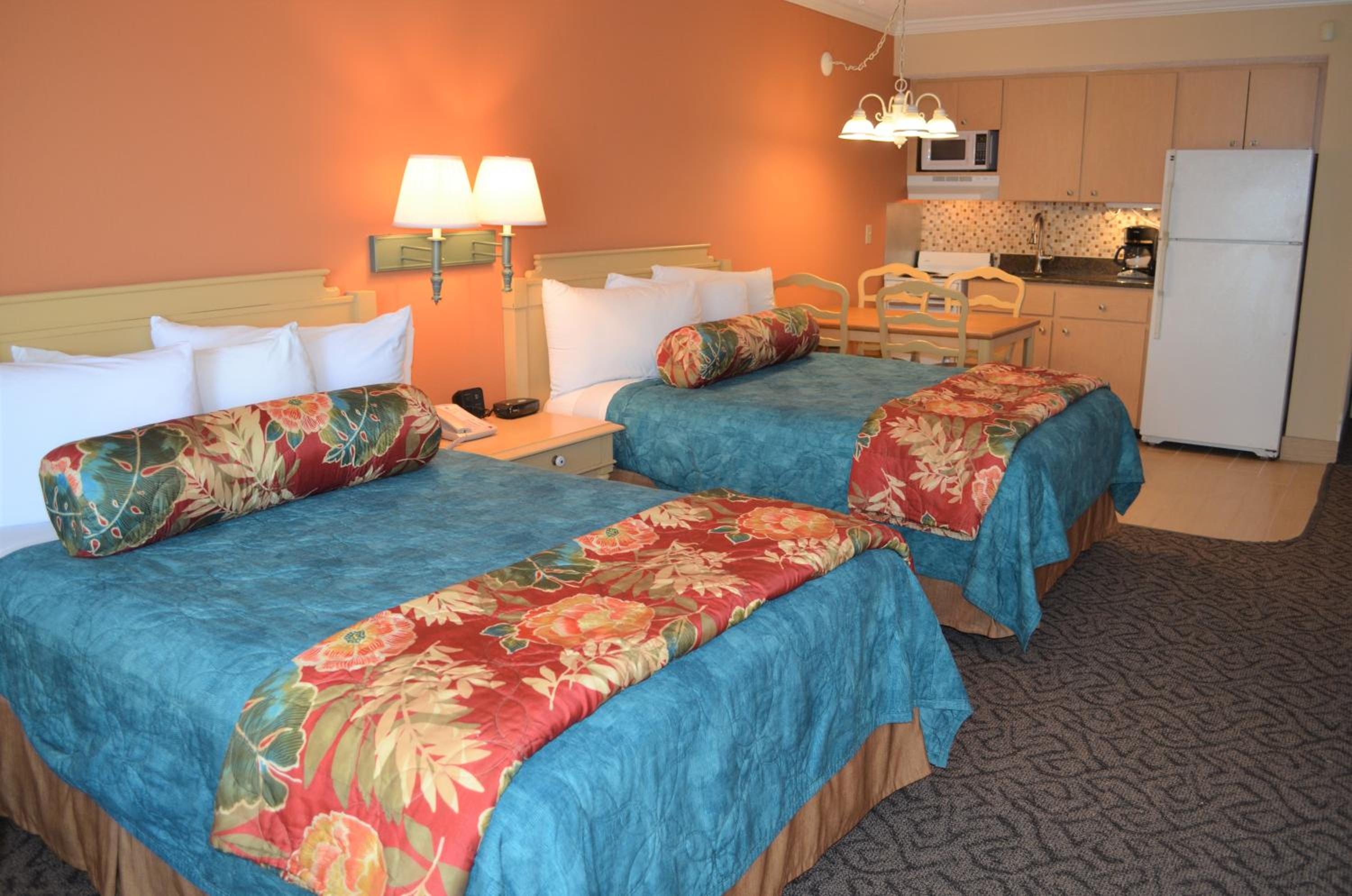 Standard Room with Two Double Beds - Non-Smoking - Photo 5