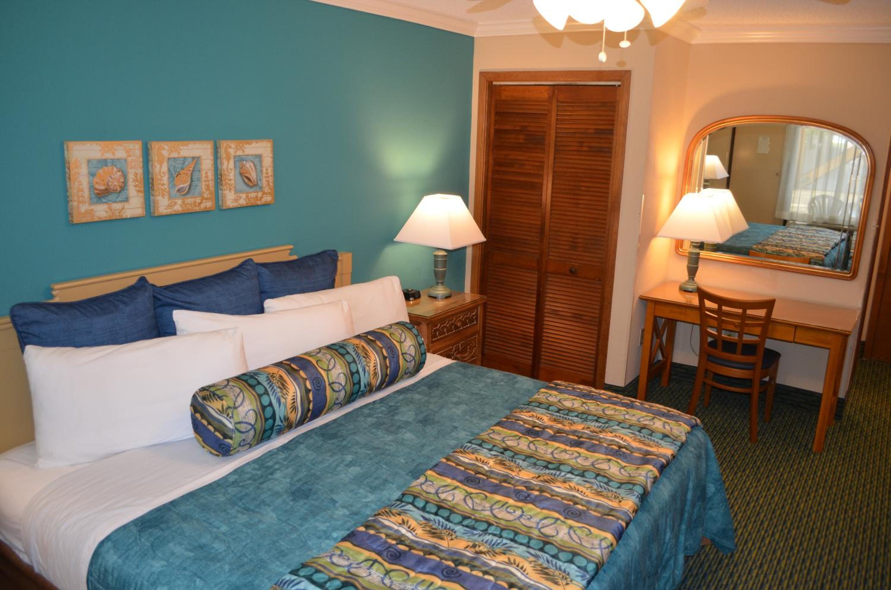 Executive King Room with Pool View  - Non-Smoking - Photo 1