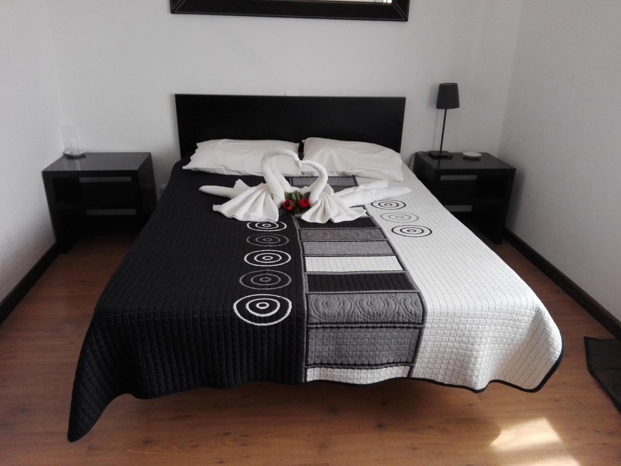 Family Room with Private Bathroom - Photo 9