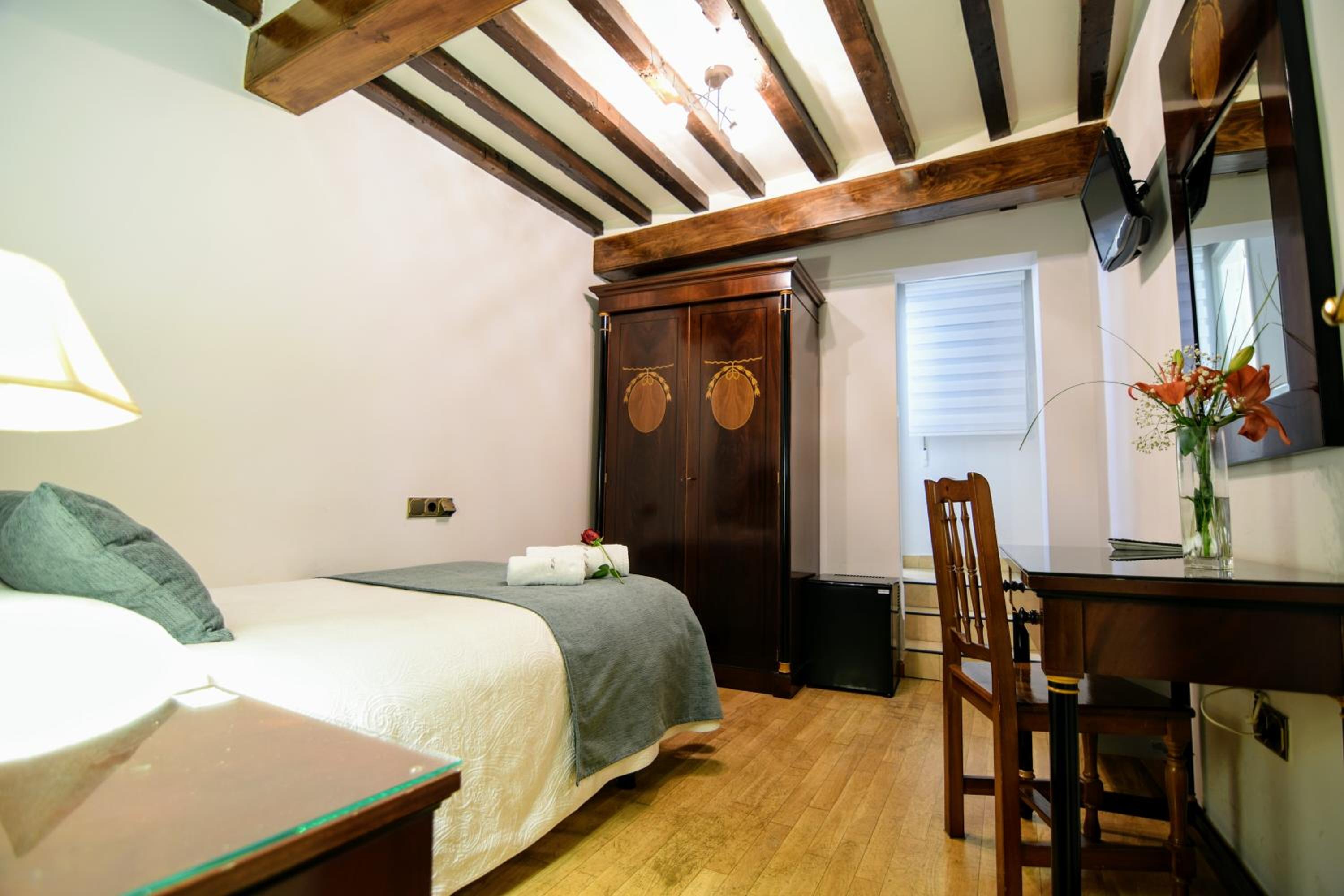 Single Room photo 3