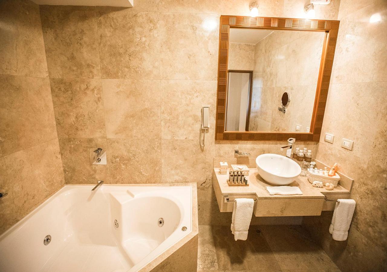 Quadruple Room with Garden View - Photo 4