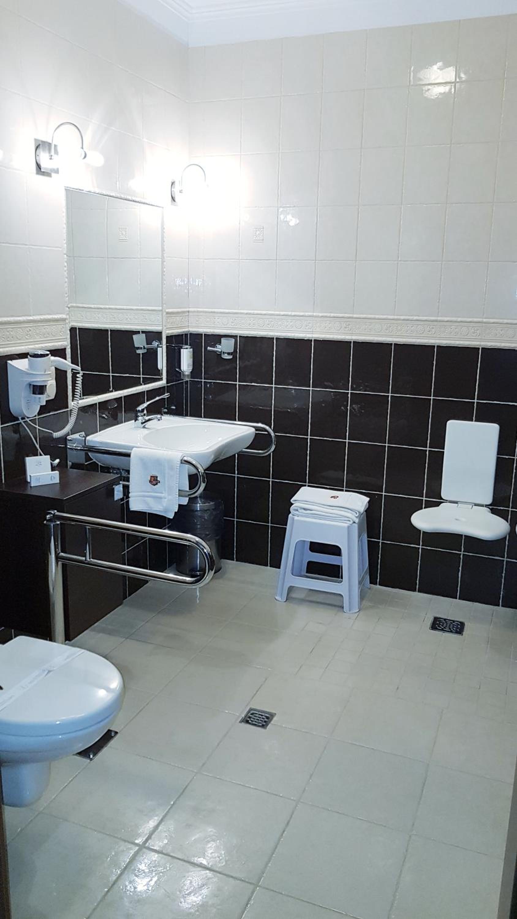 Single Room - Disability Access photo 2