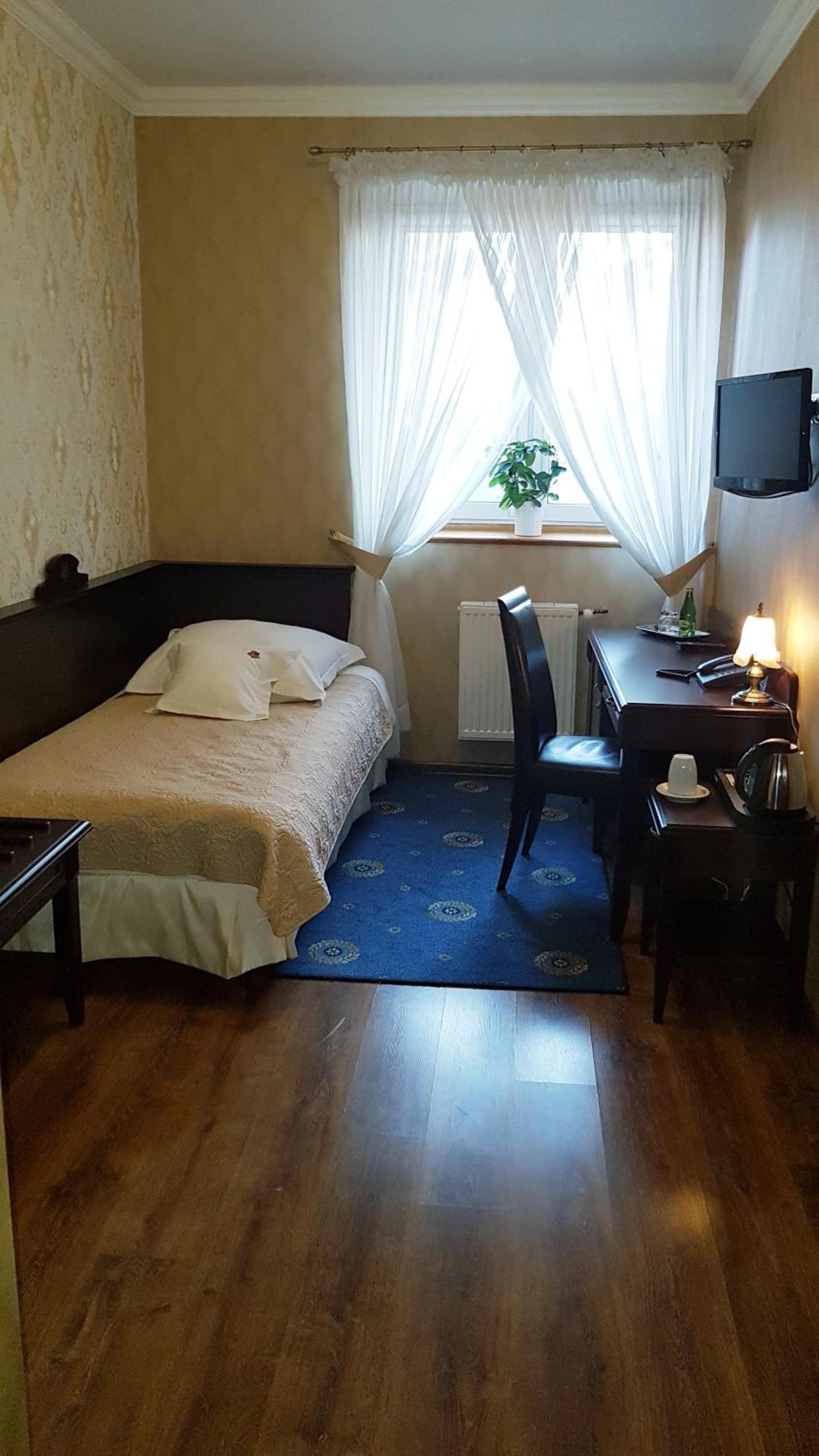 Single Room - Disability Access photo 1