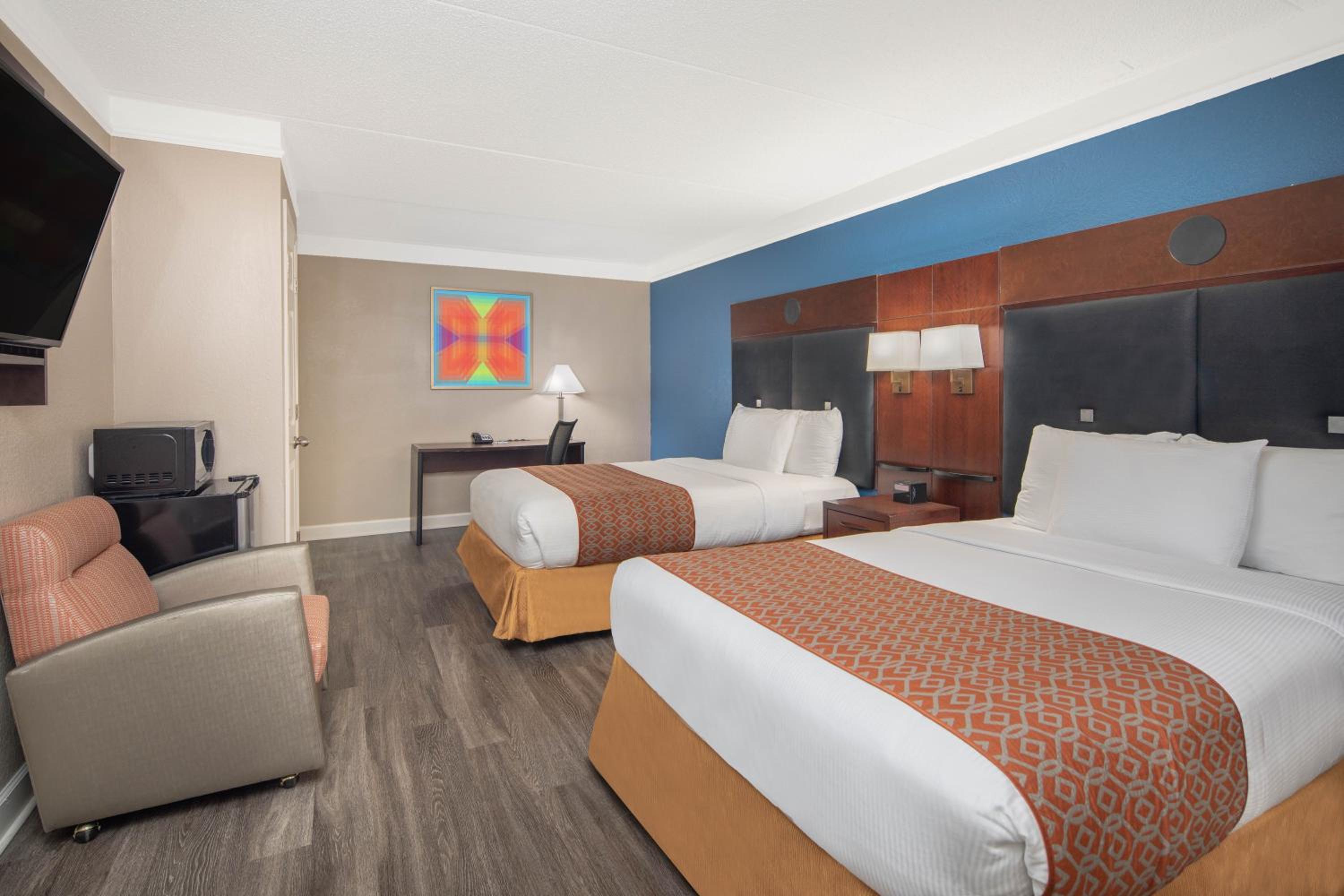 Double Room With Two Double Beds-Non Smoking - Photo 3