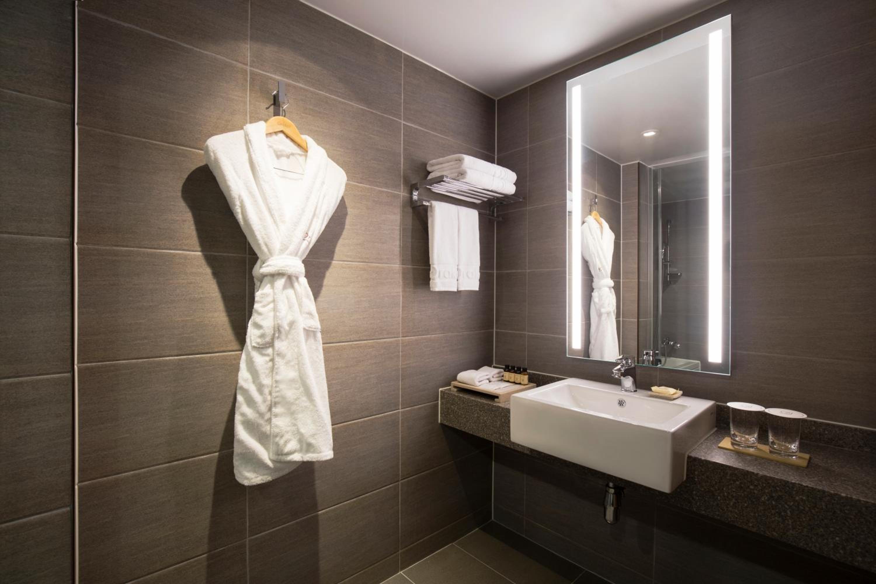 Premier Family Suite - Photo 3