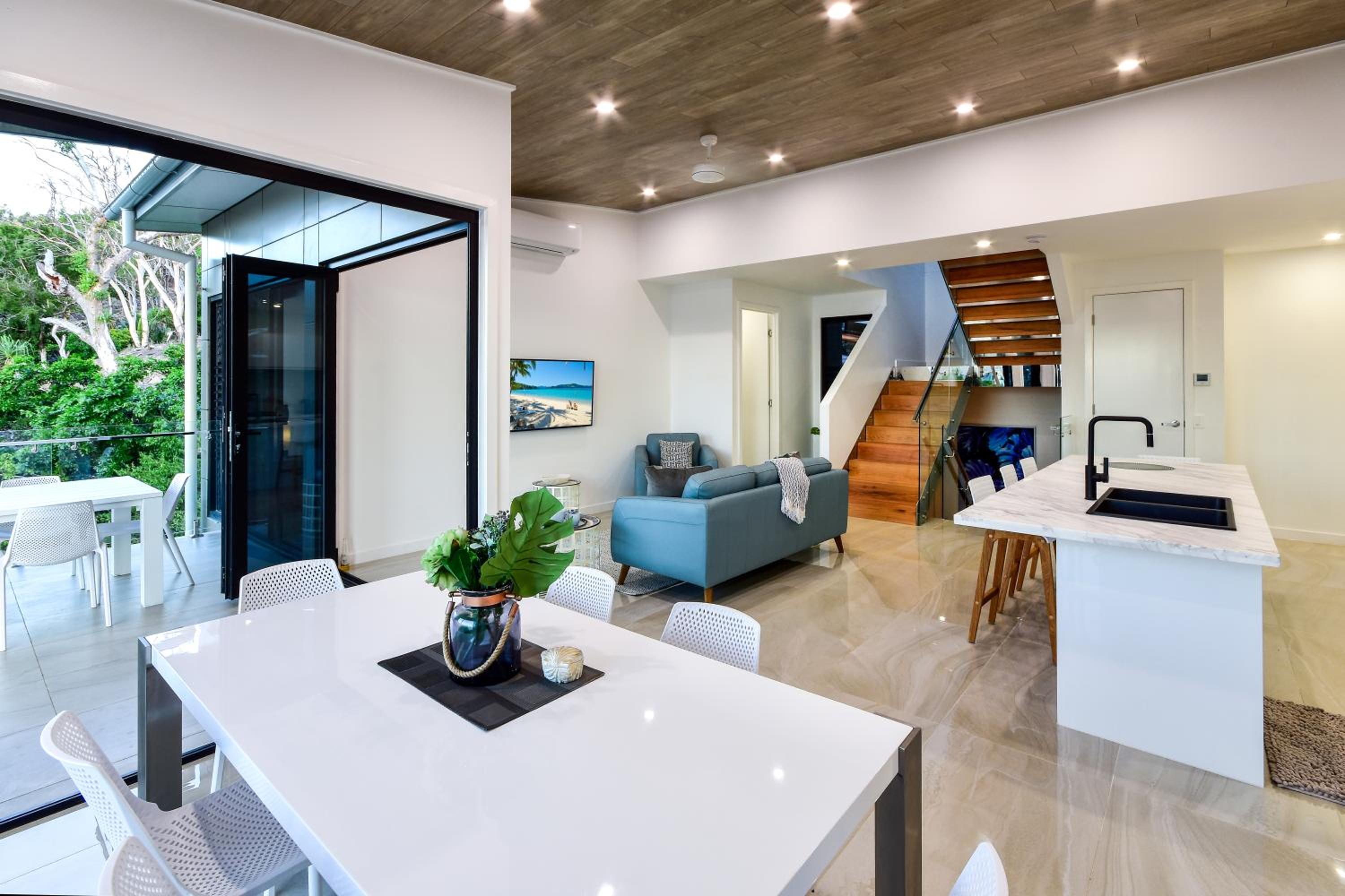 3 Bedroom Seaview – Apartment 8