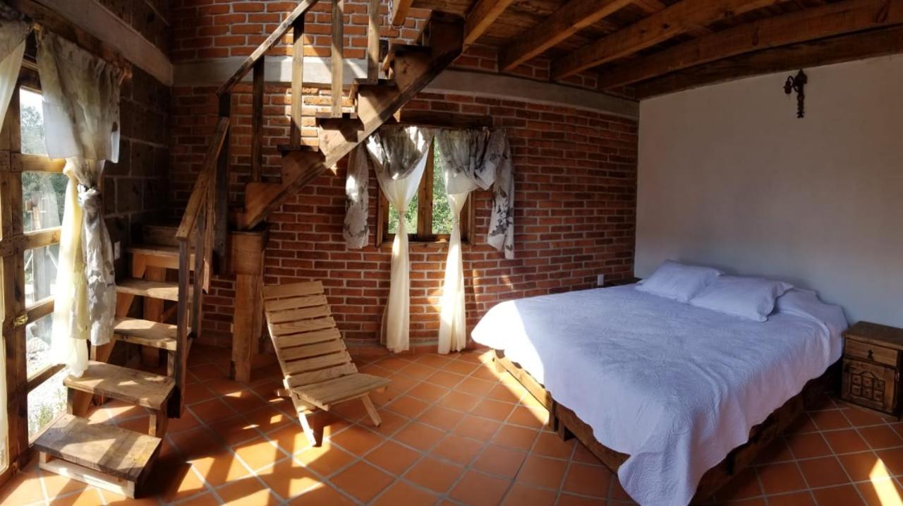 Two-Bedroom House - Photo 11