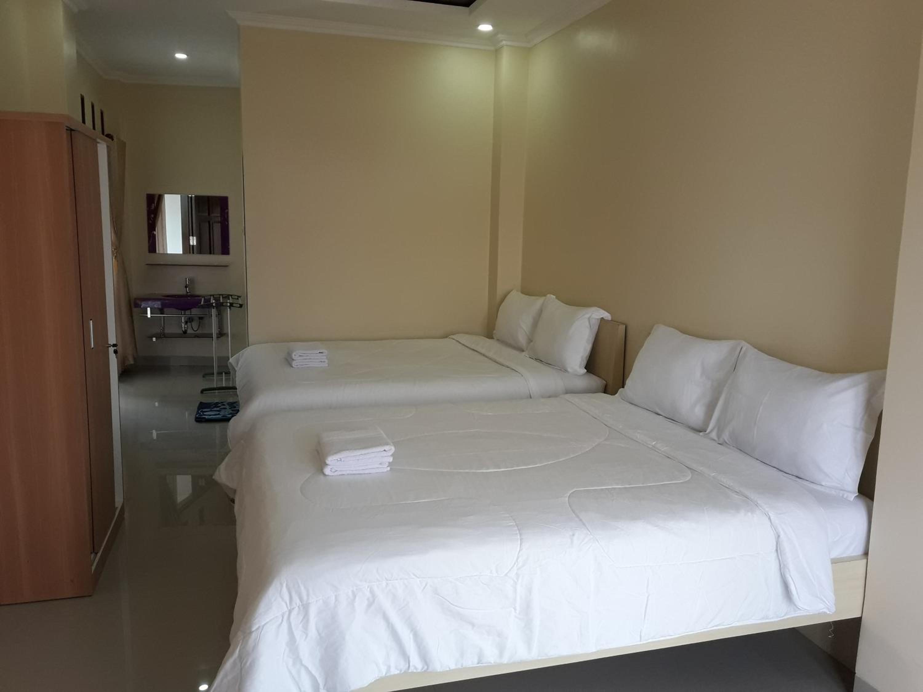 Deluxe Family Room - Photo 10