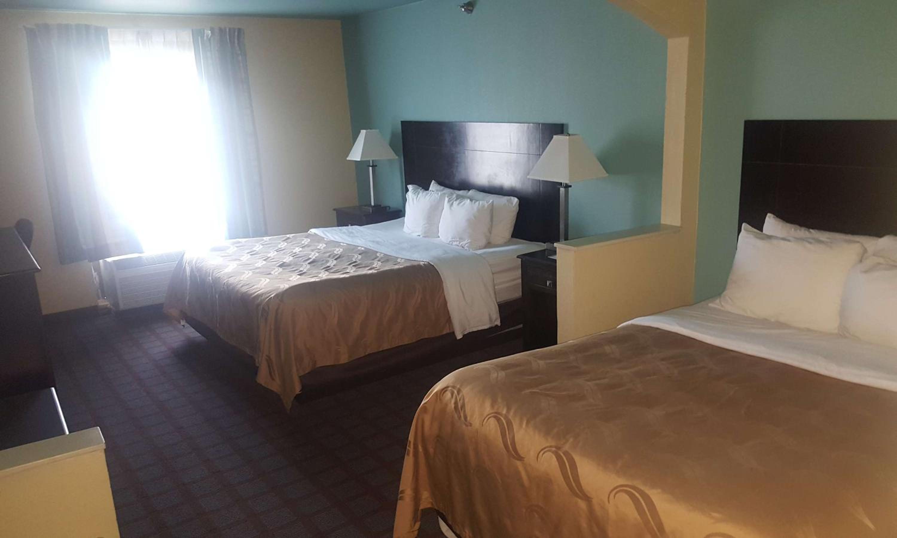 Room with King and Queen Bed - Photo 2