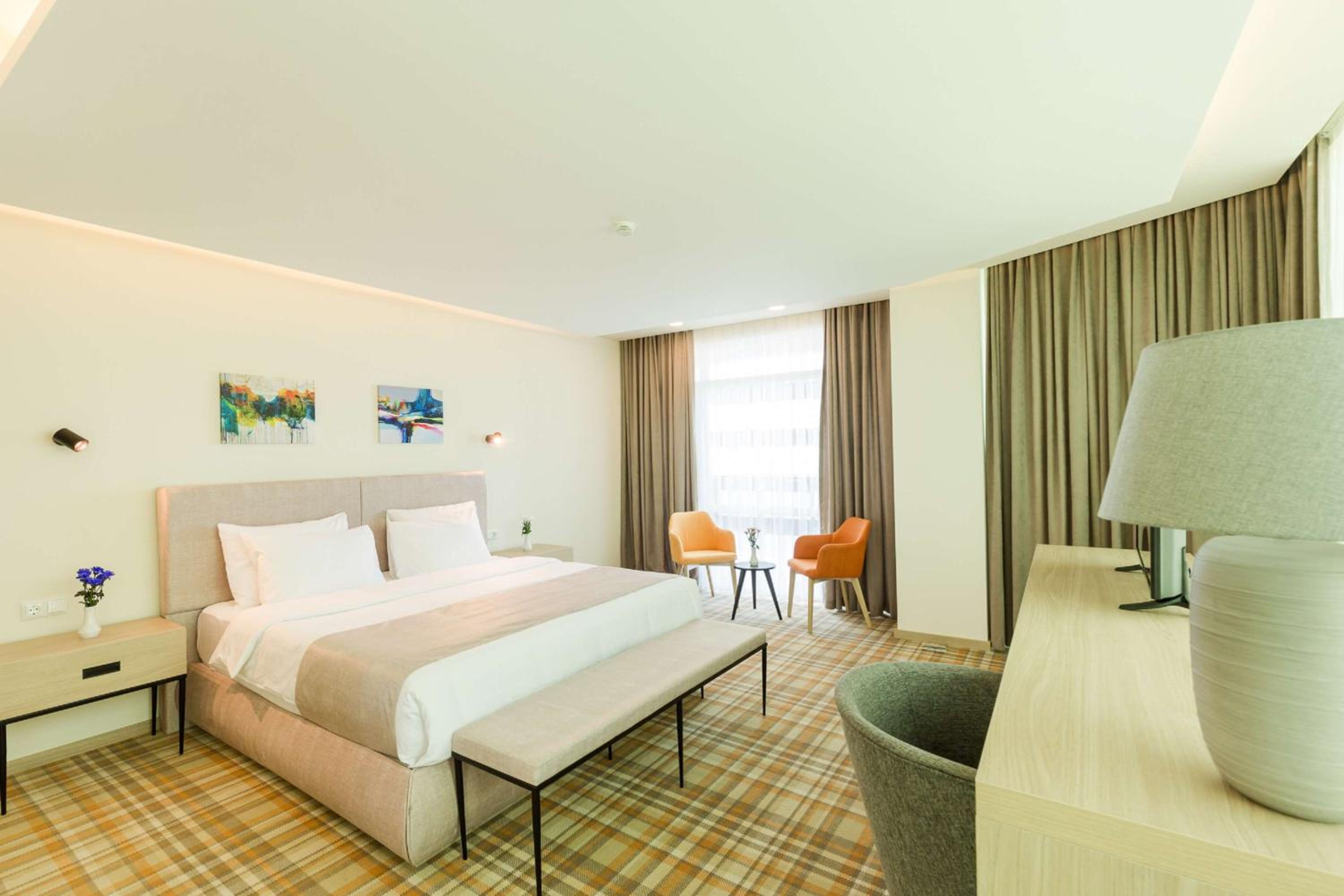 Junior King Suite with Balcony and Panorama View photo 1