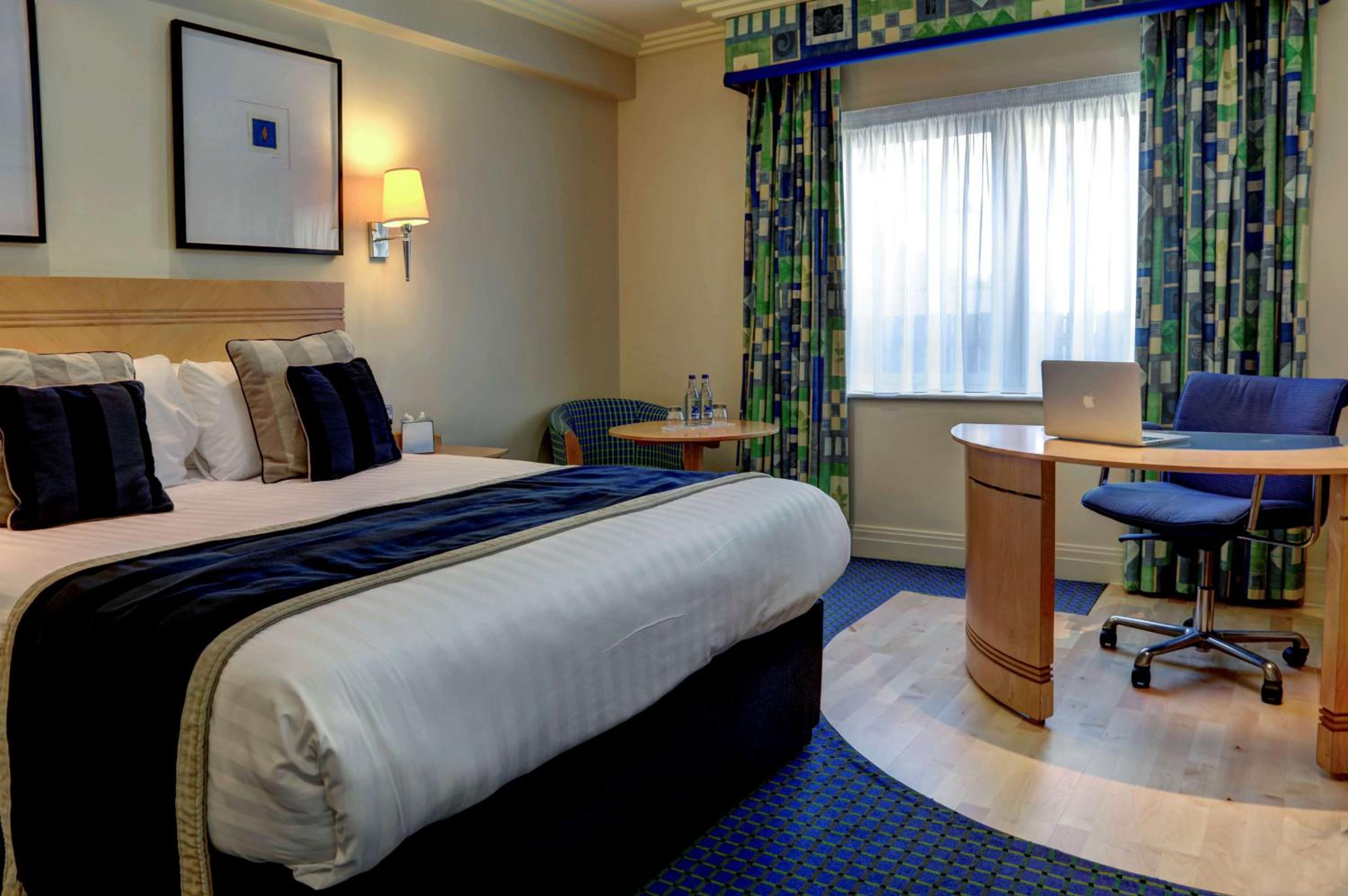 Executive King Room - Non-Smoking - Photo 1