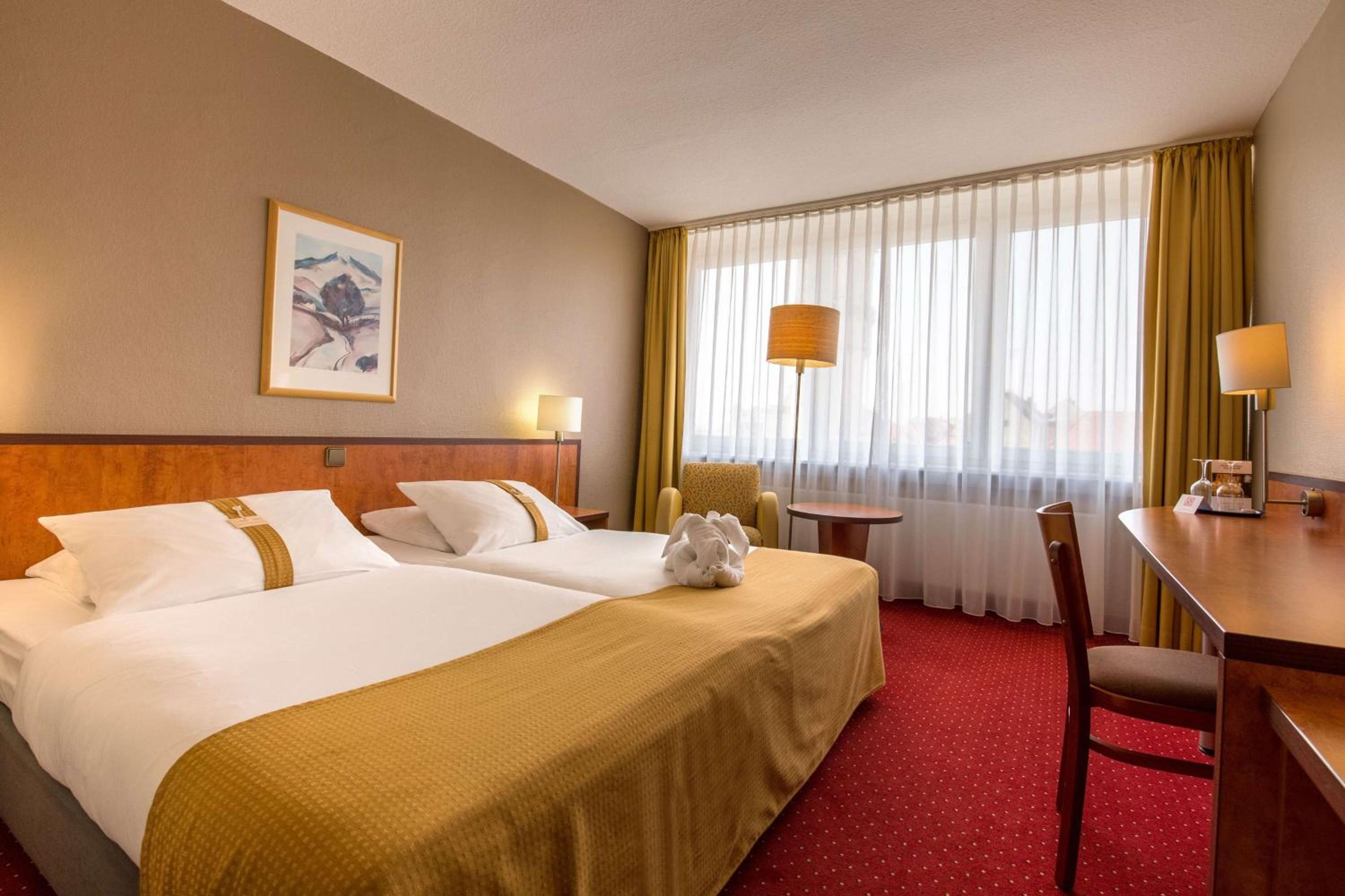 Standard Double Room - Photo 15