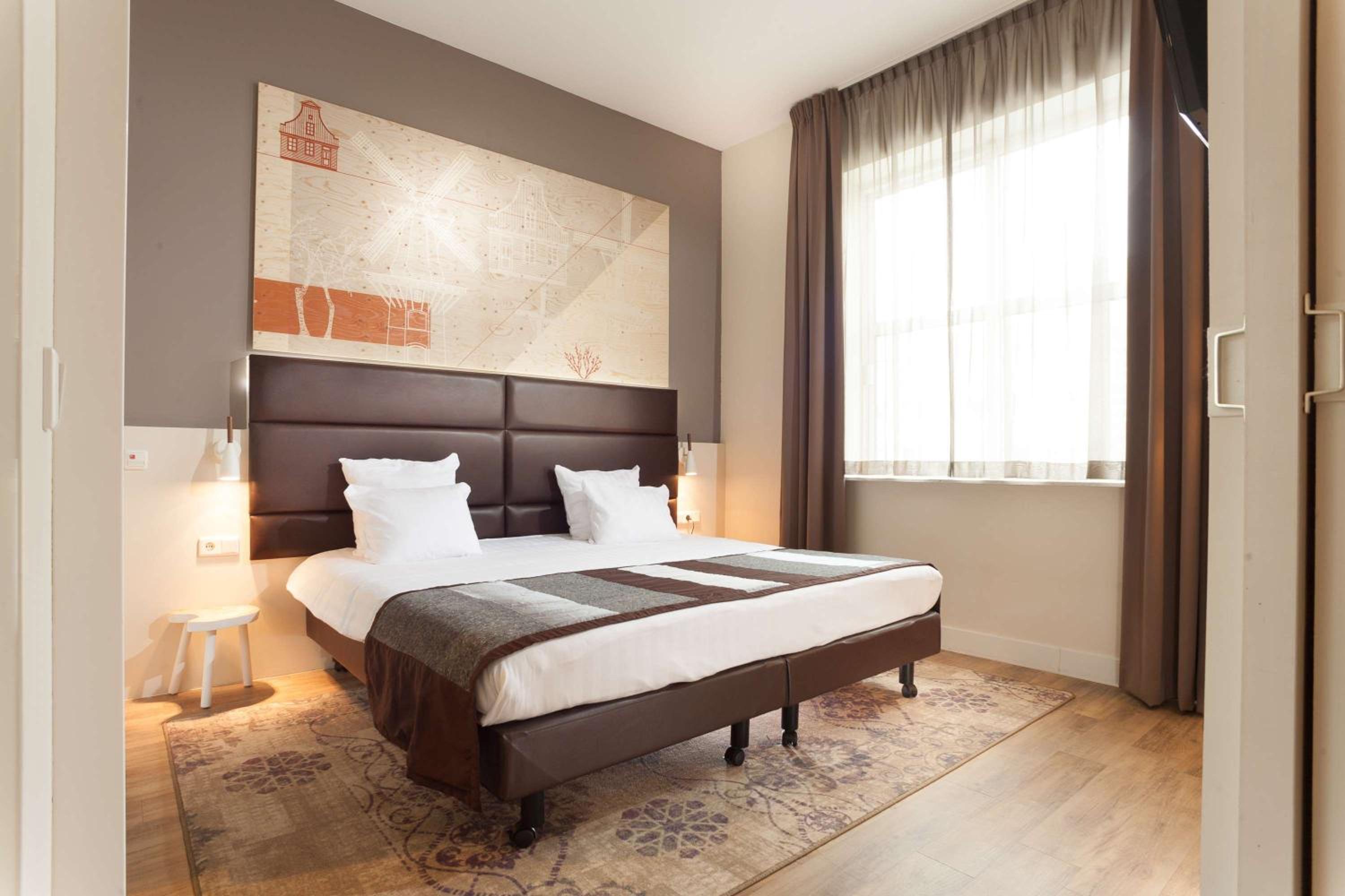 Suite with One King Bed - Photo 5