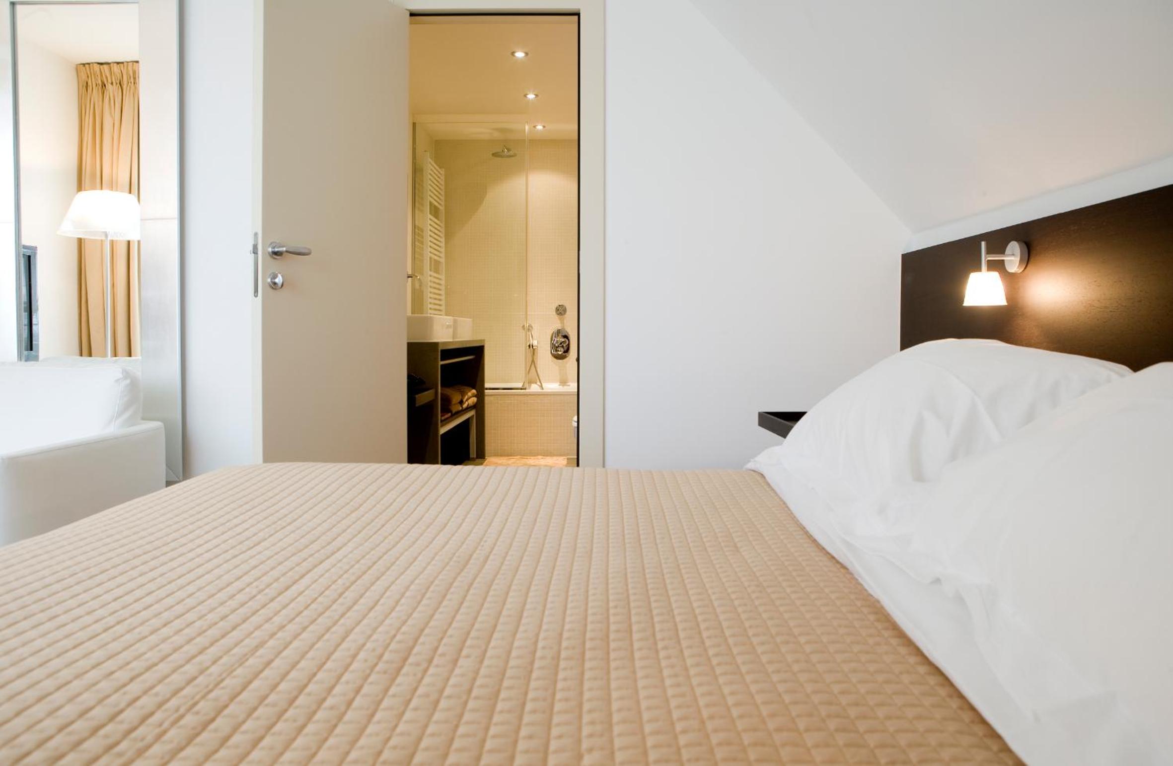 Executive Suite - Photo 3