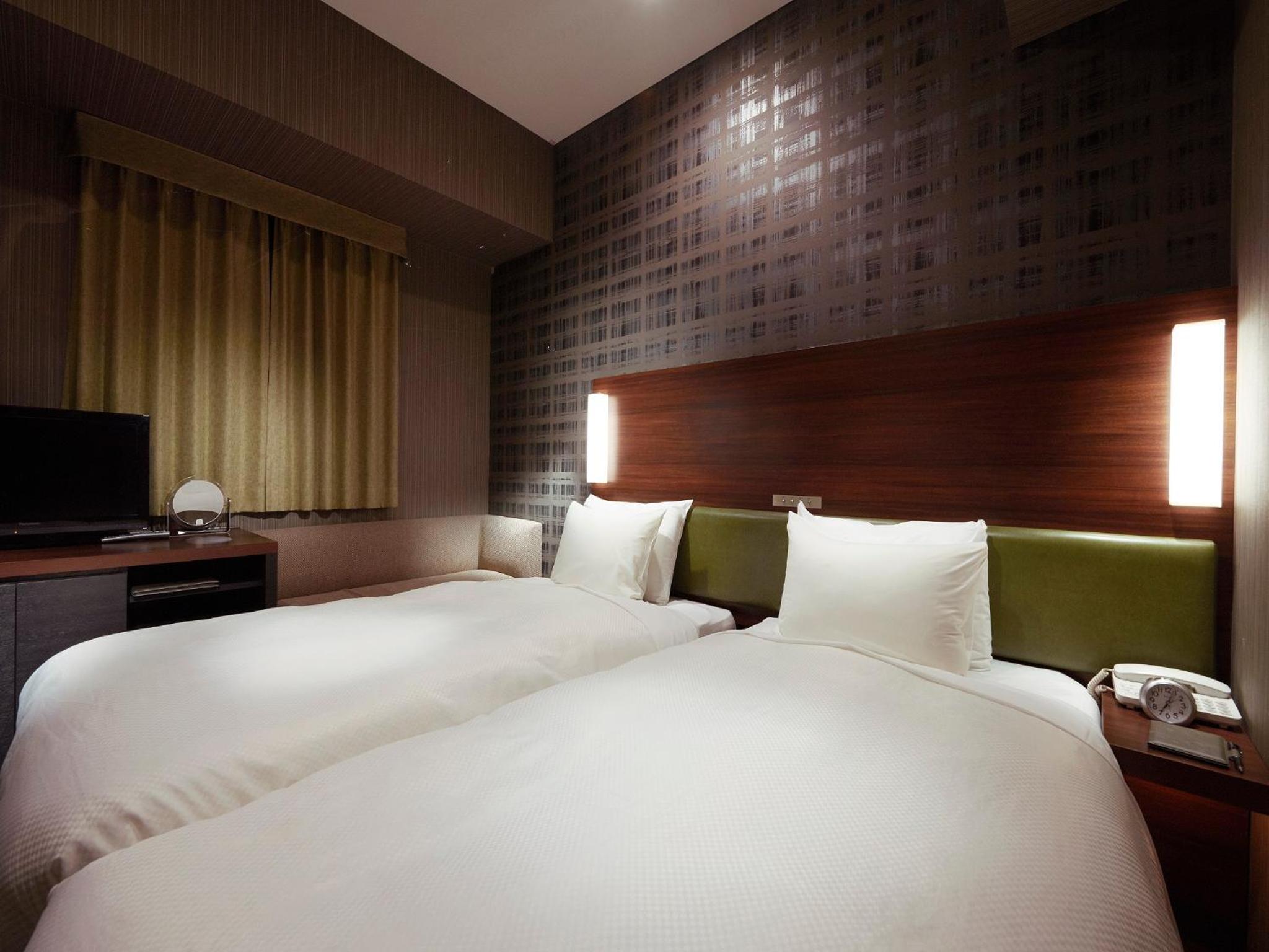 Economy Twin Room - Smoking - Photo 5
