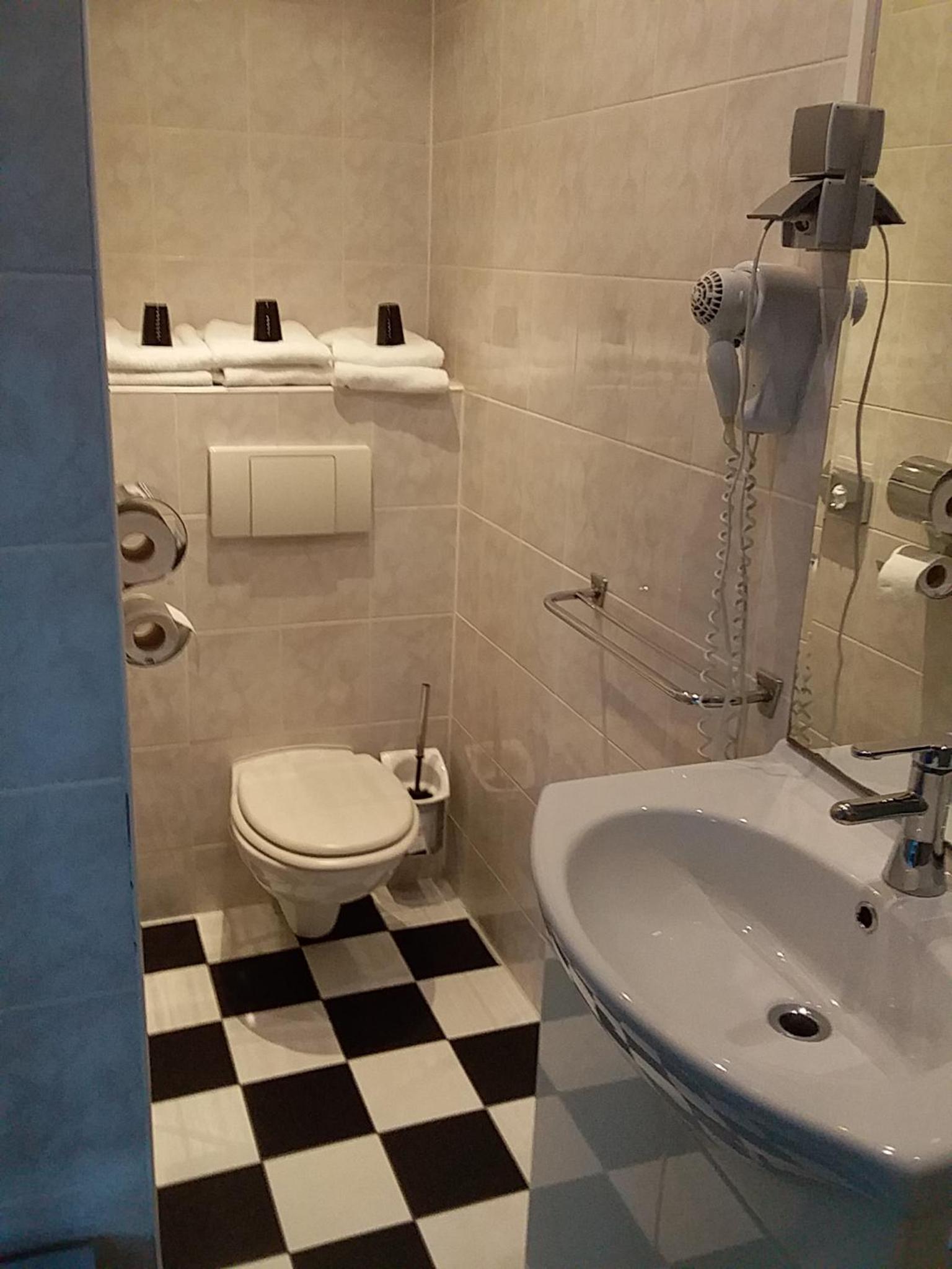 Standard Triple Room - Photo 6