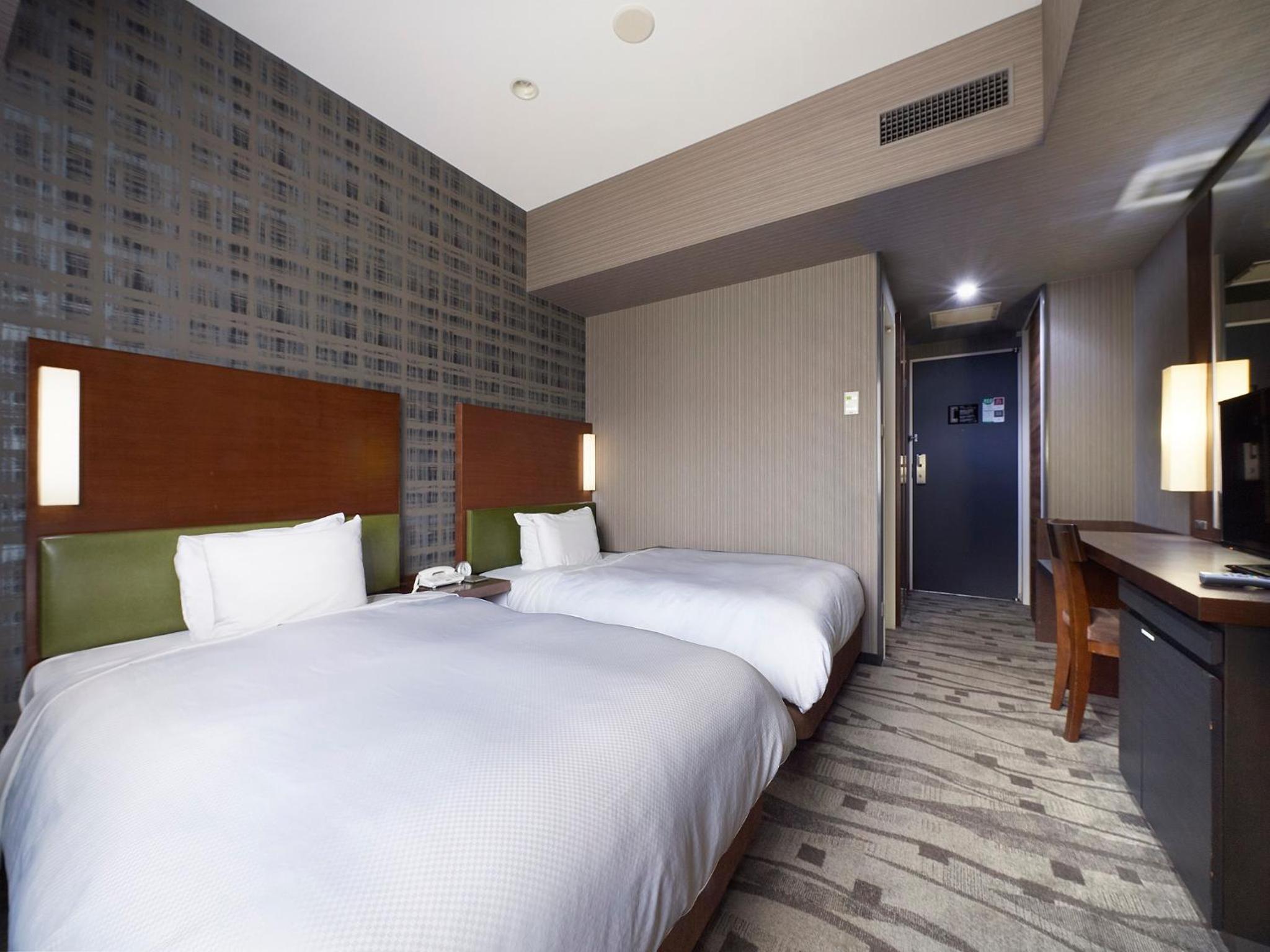 Twin Room - Smoking - Photo 2