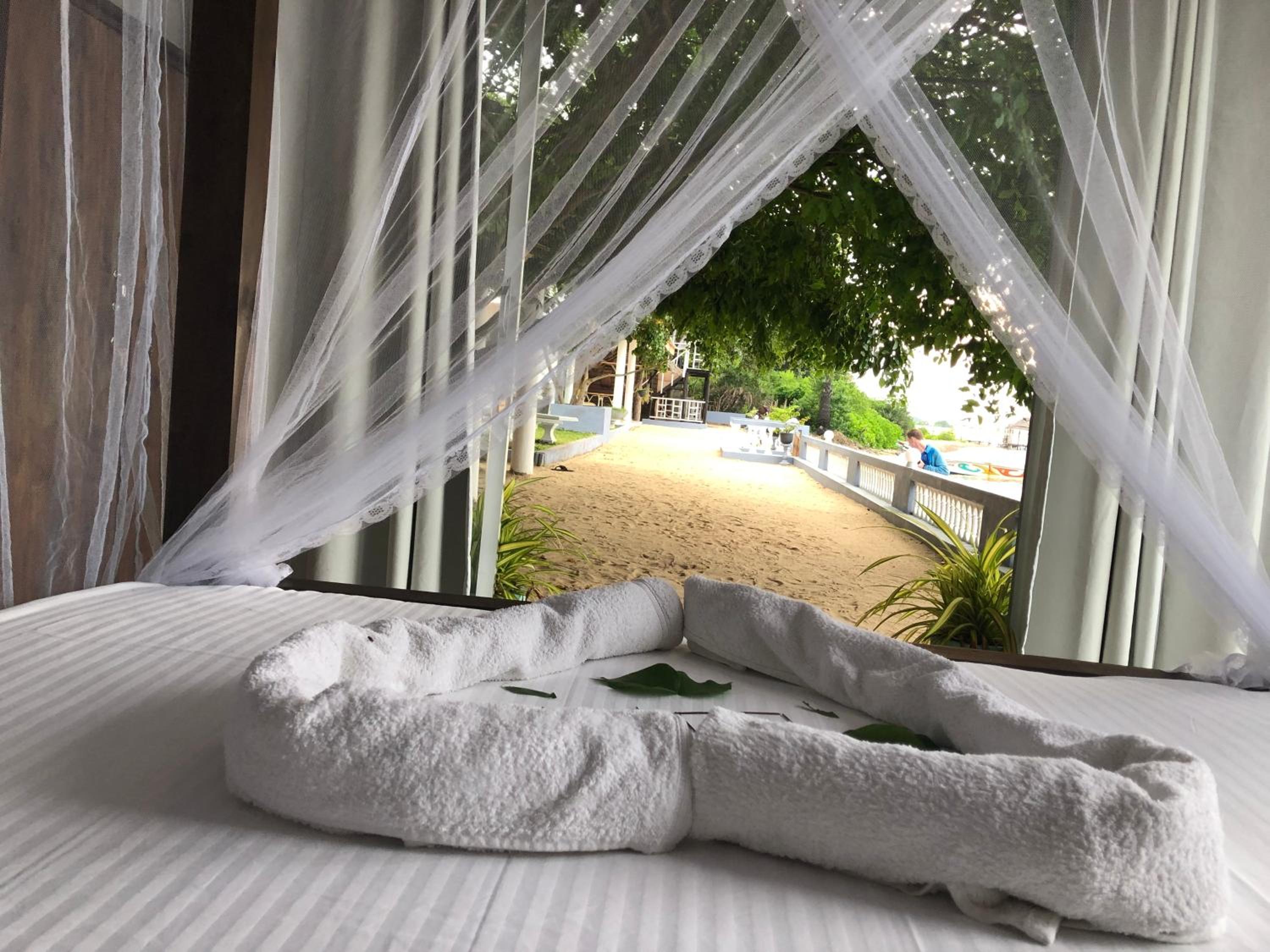 Budget Double Room - Photo 9