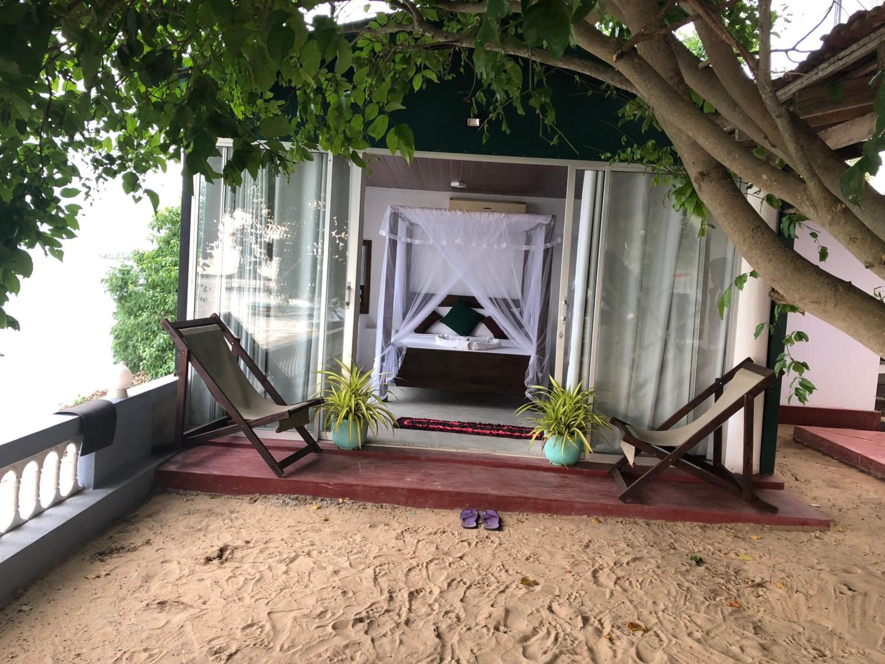 Budget Double Room - Photo 15
