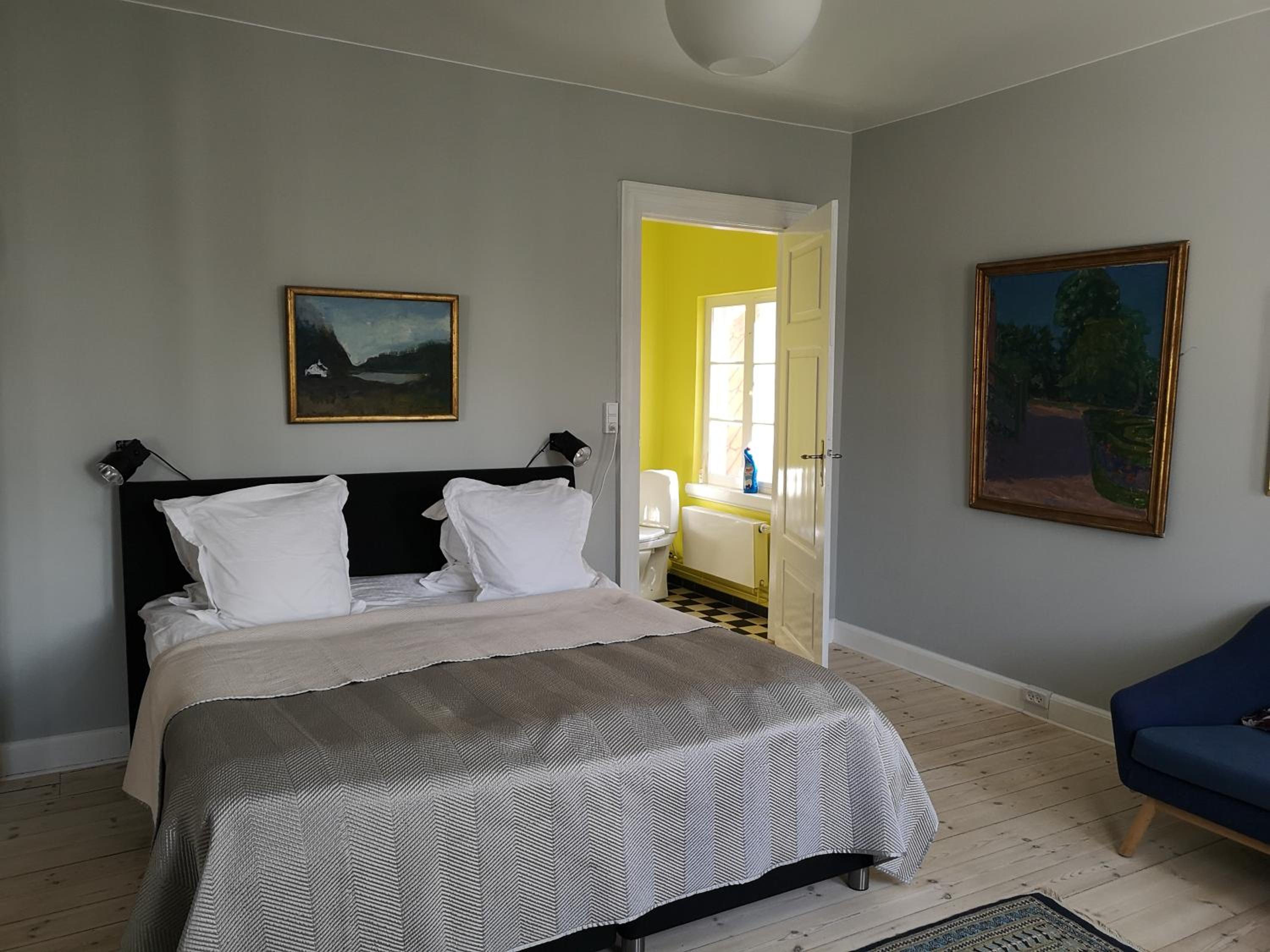 Deluxe Double Room with Shower