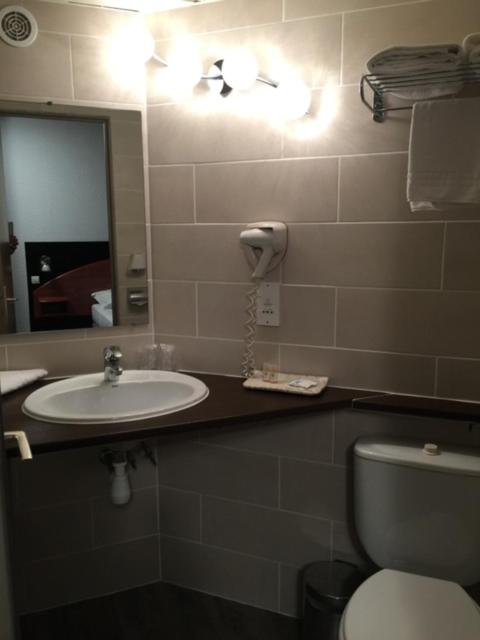 Standard Double with Balcony - Photo 10