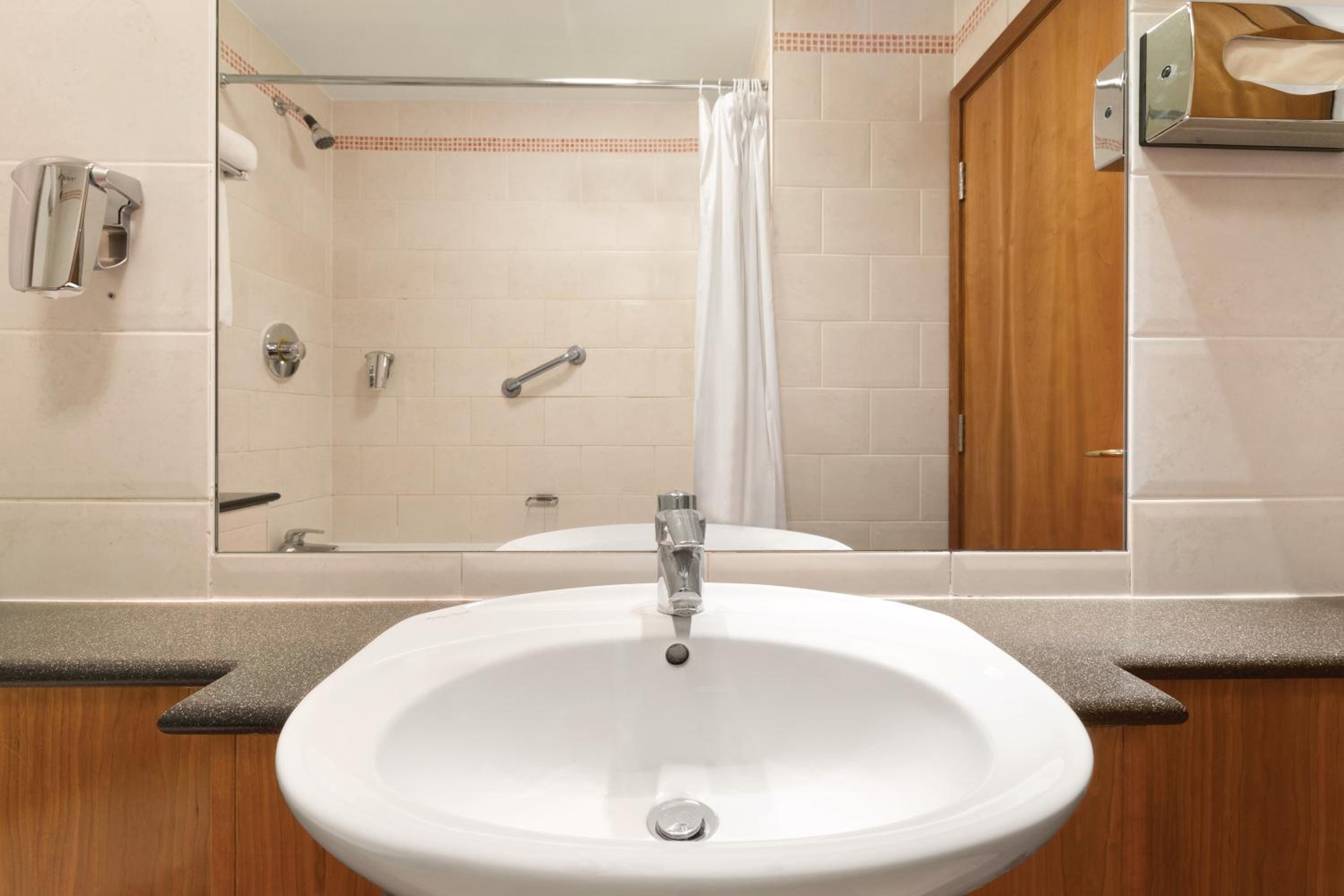 Triple Room - Photo 6