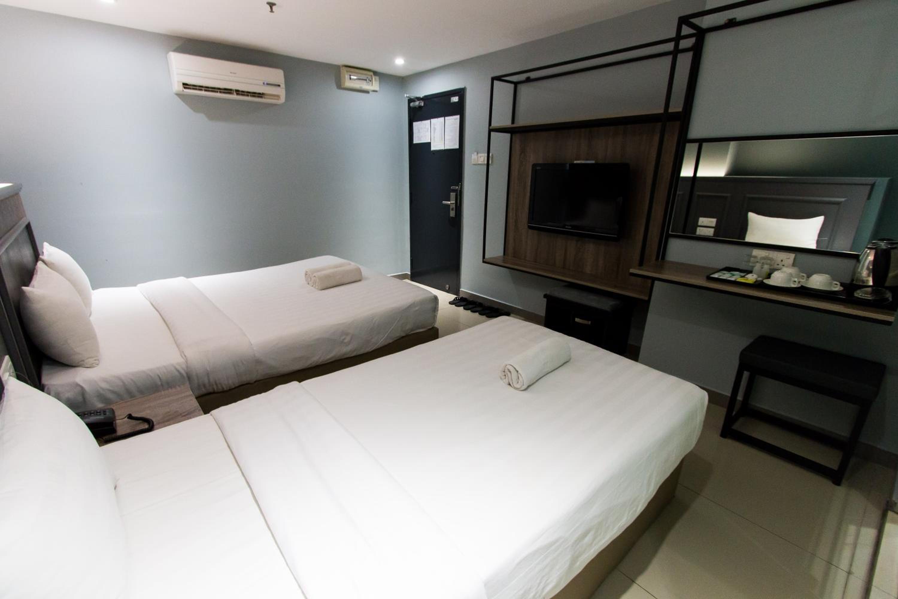 Deluxe Family Room