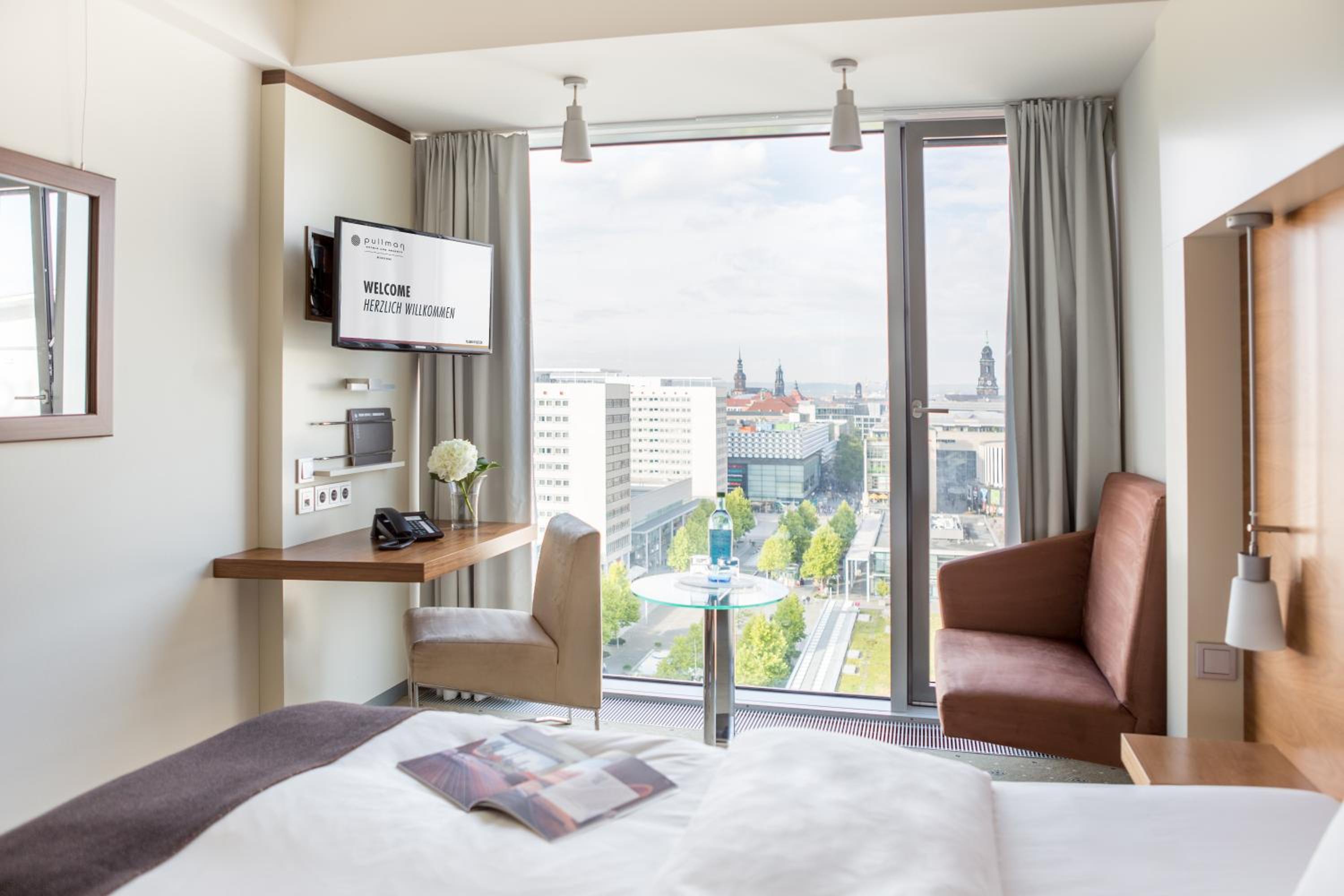 Deluxe Double or Twin Room photo 3