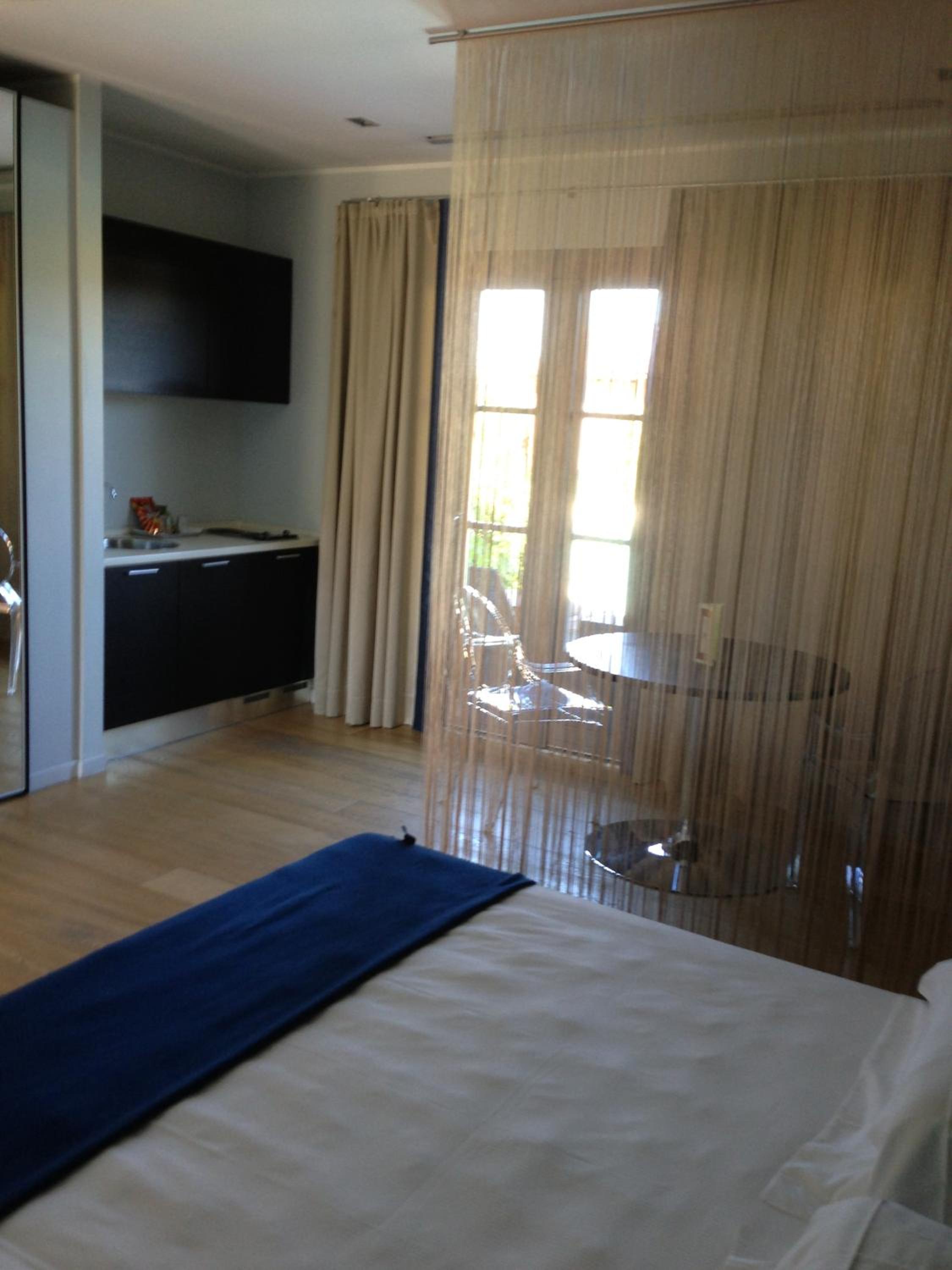 Standard Double Room - Photo 7