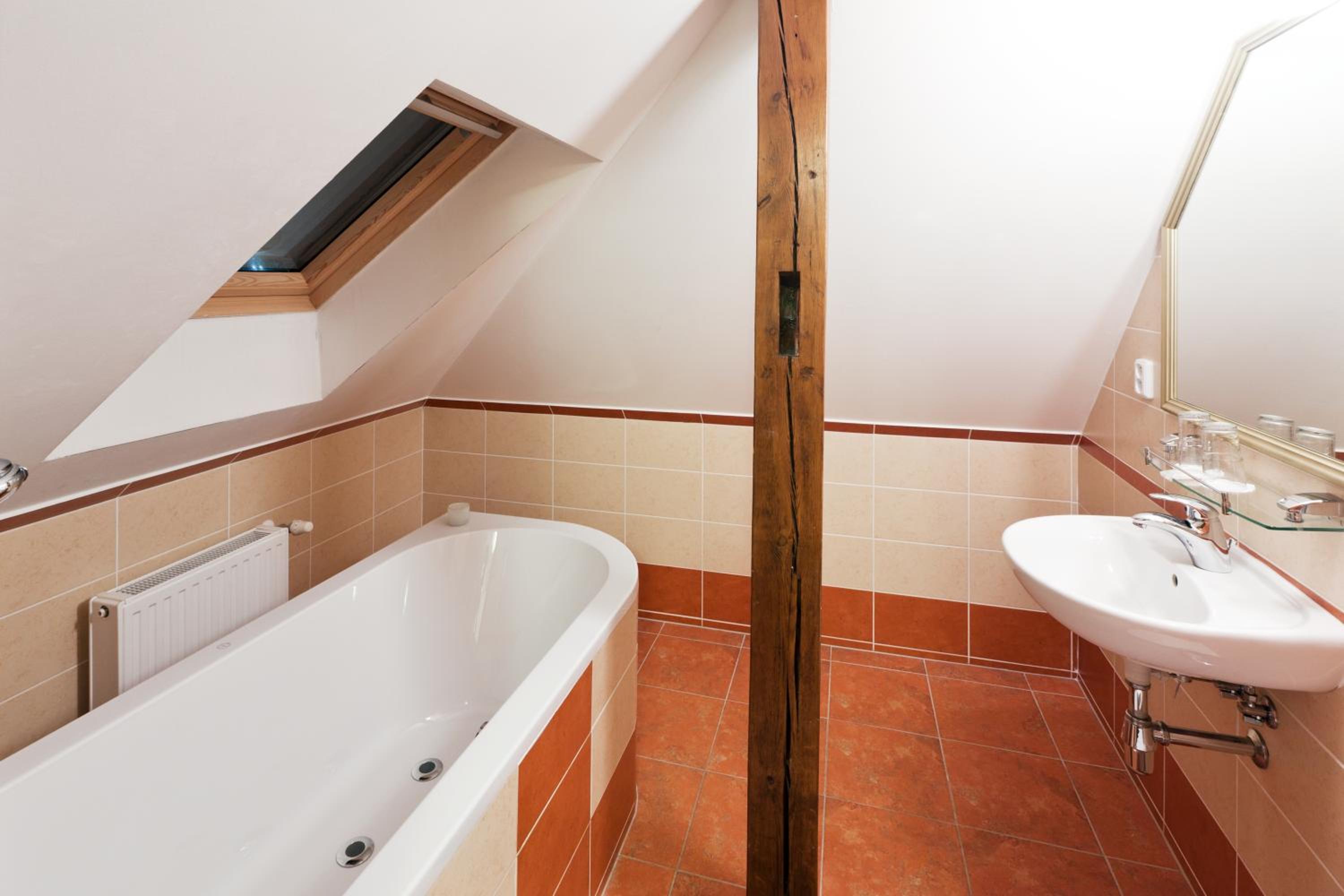 Deluxe Double Room with Spa Bath  - Photo 4