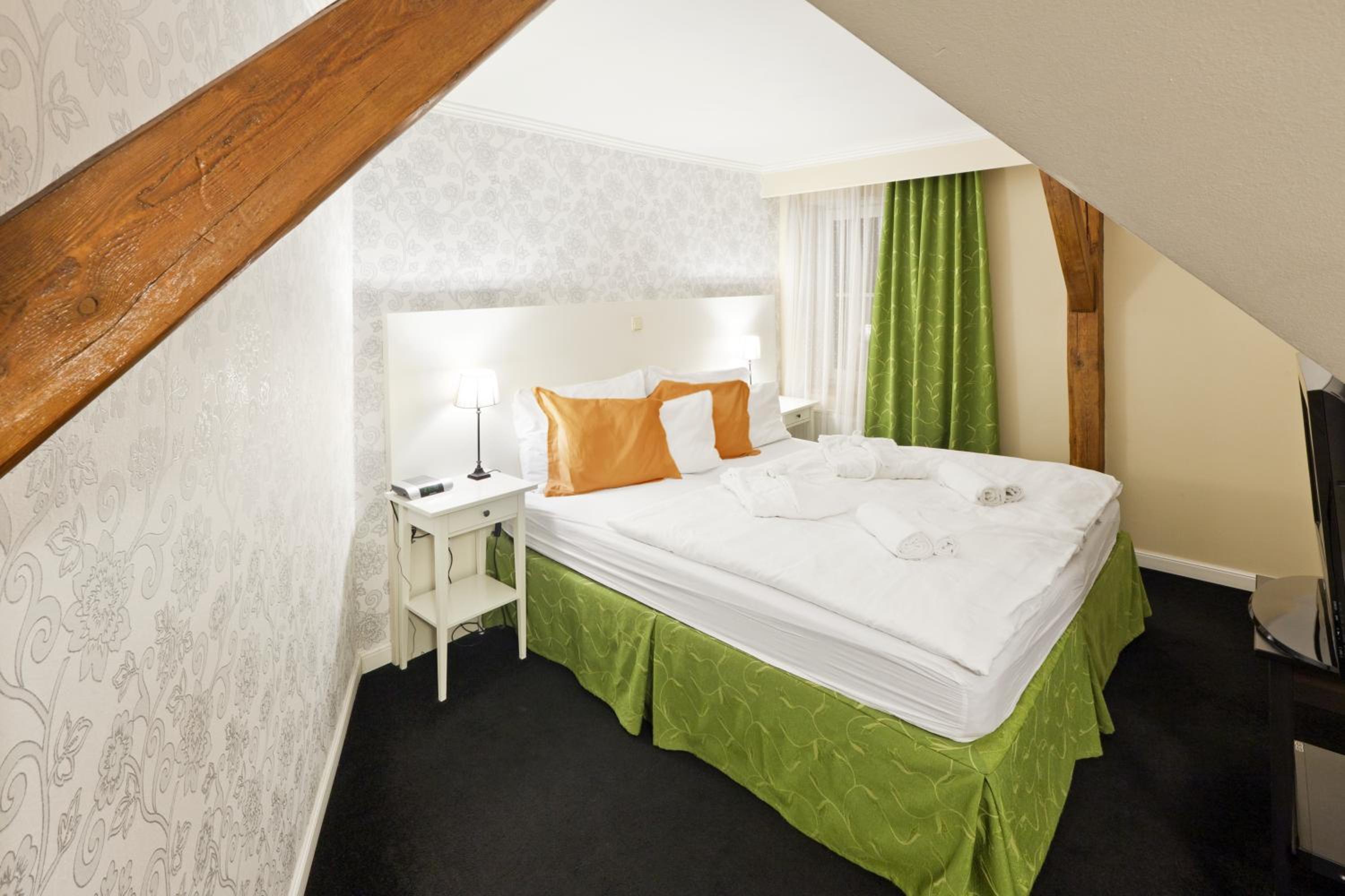 Deluxe Double Room with Spa Bath  - Photo 3