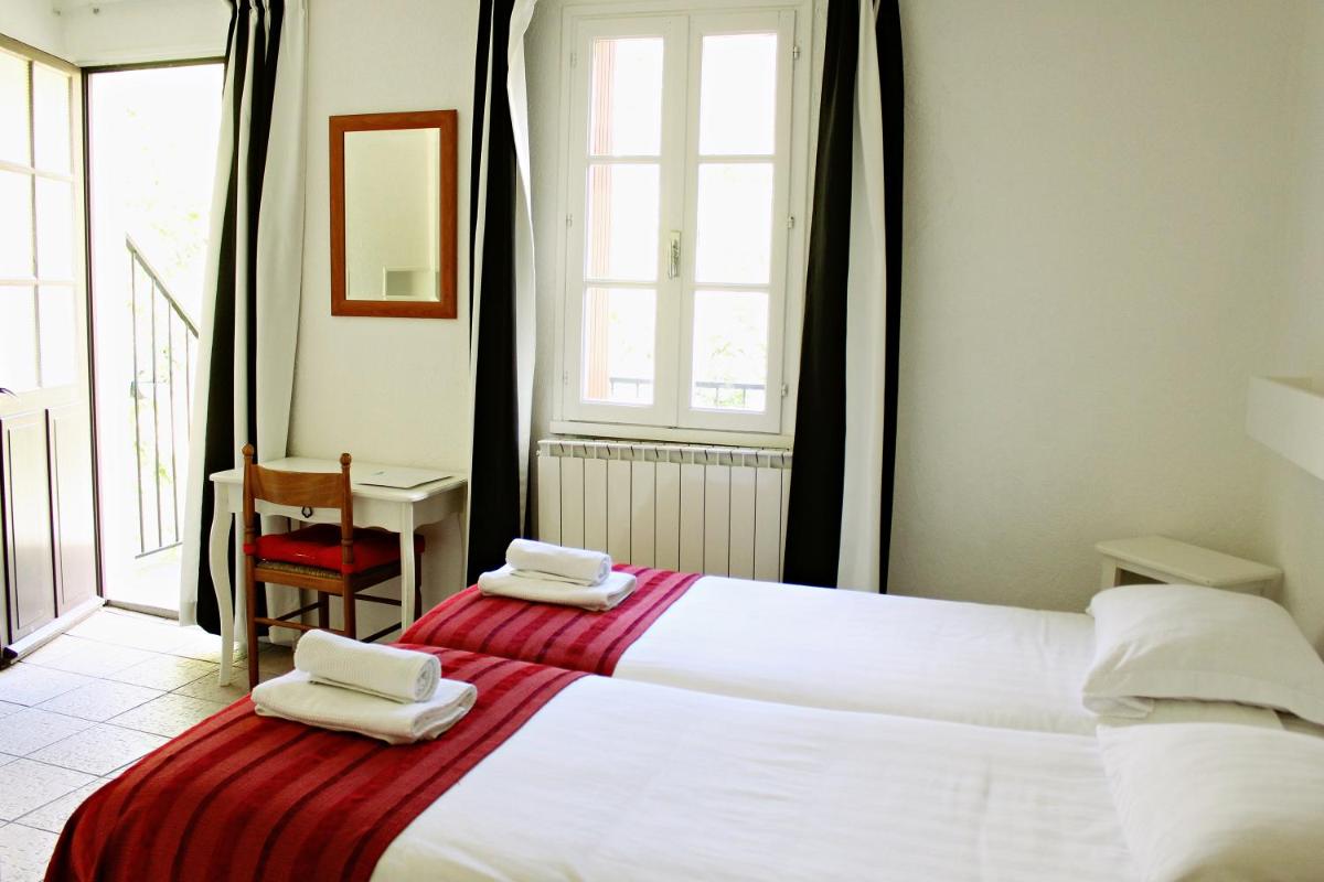 Standard Twin Room with Mountain View photo 1
