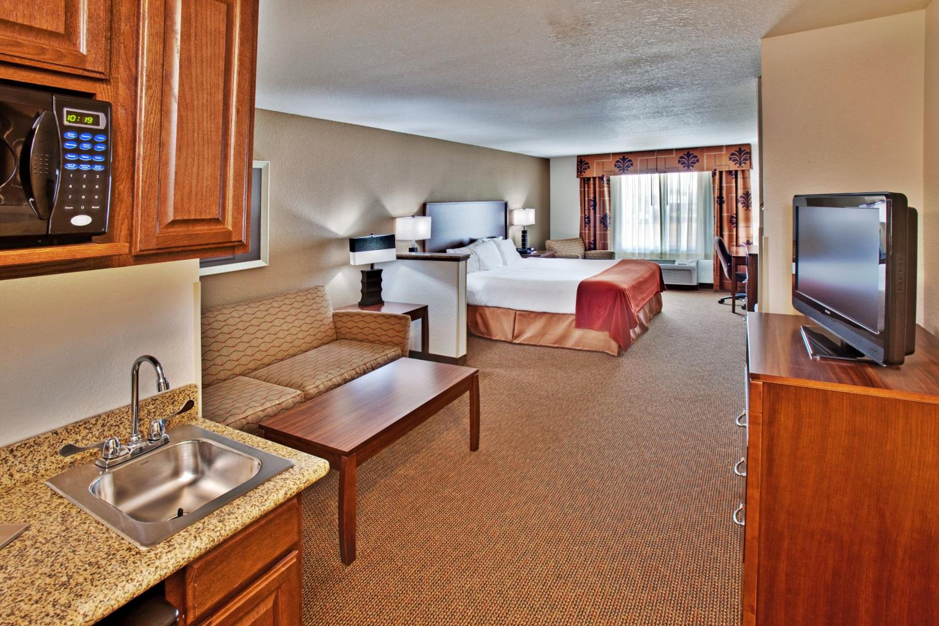 Queen Suite with Sofa Bed