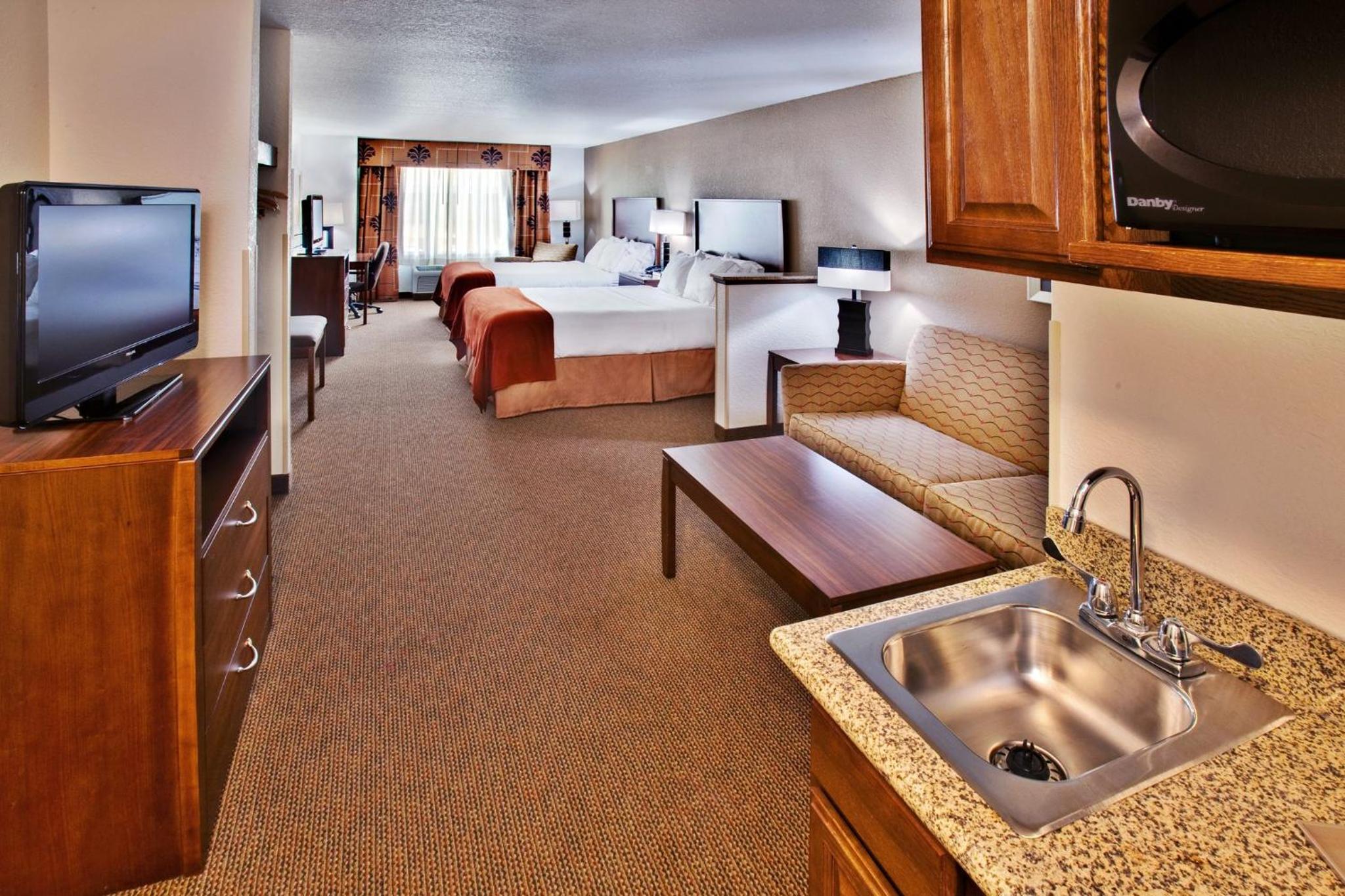 Twin Suite with Sofa Bed